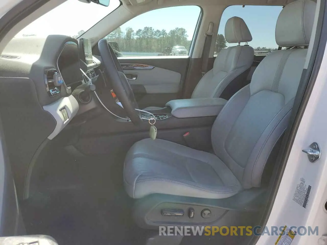 7 Photograph of a damaged car 5FNYG1H41RB018985 HONDA PILOT 2024
