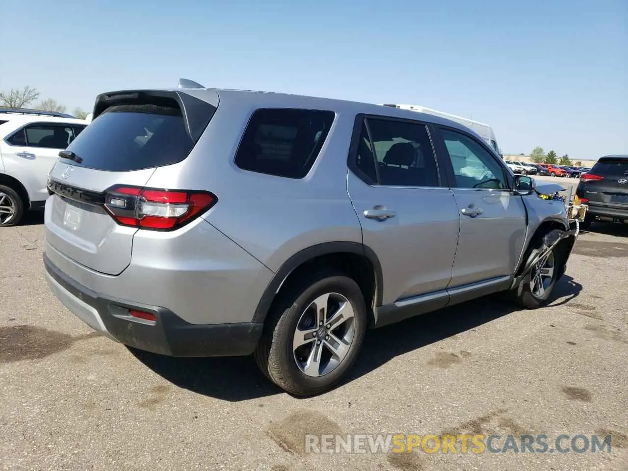 3 Photograph of a damaged car 5FNYG1H45RB027172 HONDA PILOT 2024