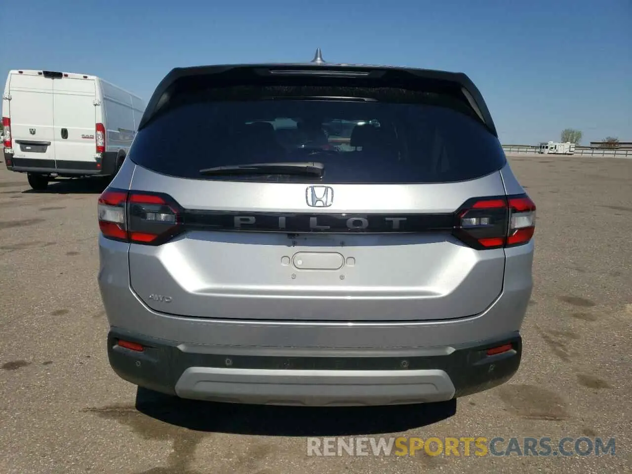 6 Photograph of a damaged car 5FNYG1H45RB027172 HONDA PILOT 2024