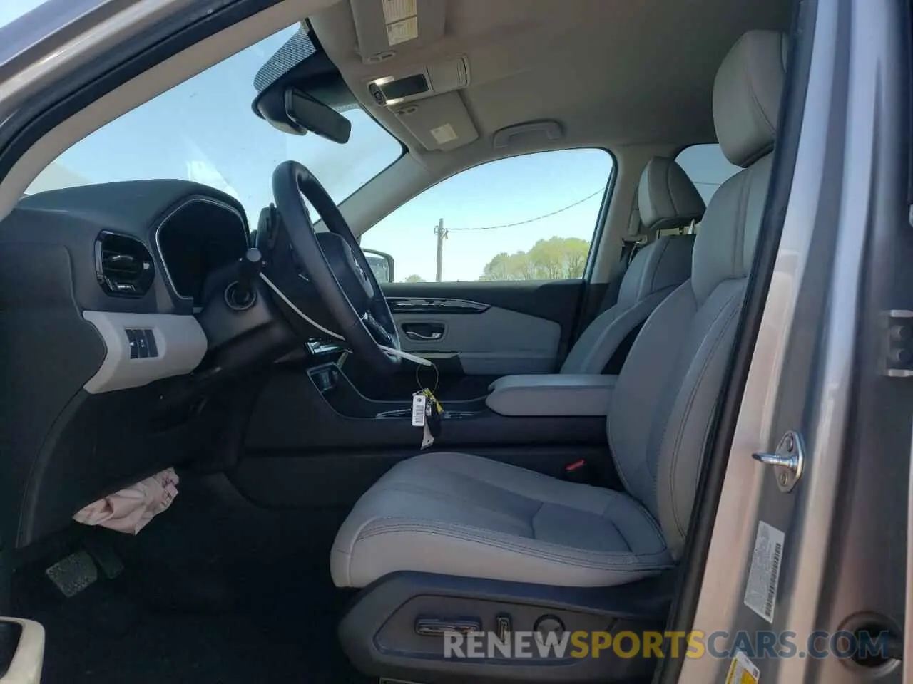 7 Photograph of a damaged car 5FNYG1H45RB027172 HONDA PILOT 2024