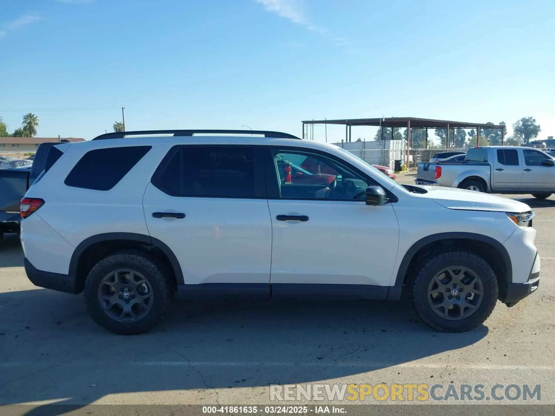 13 Photograph of a damaged car 5FNYG1H62RB016499 HONDA PILOT 2024