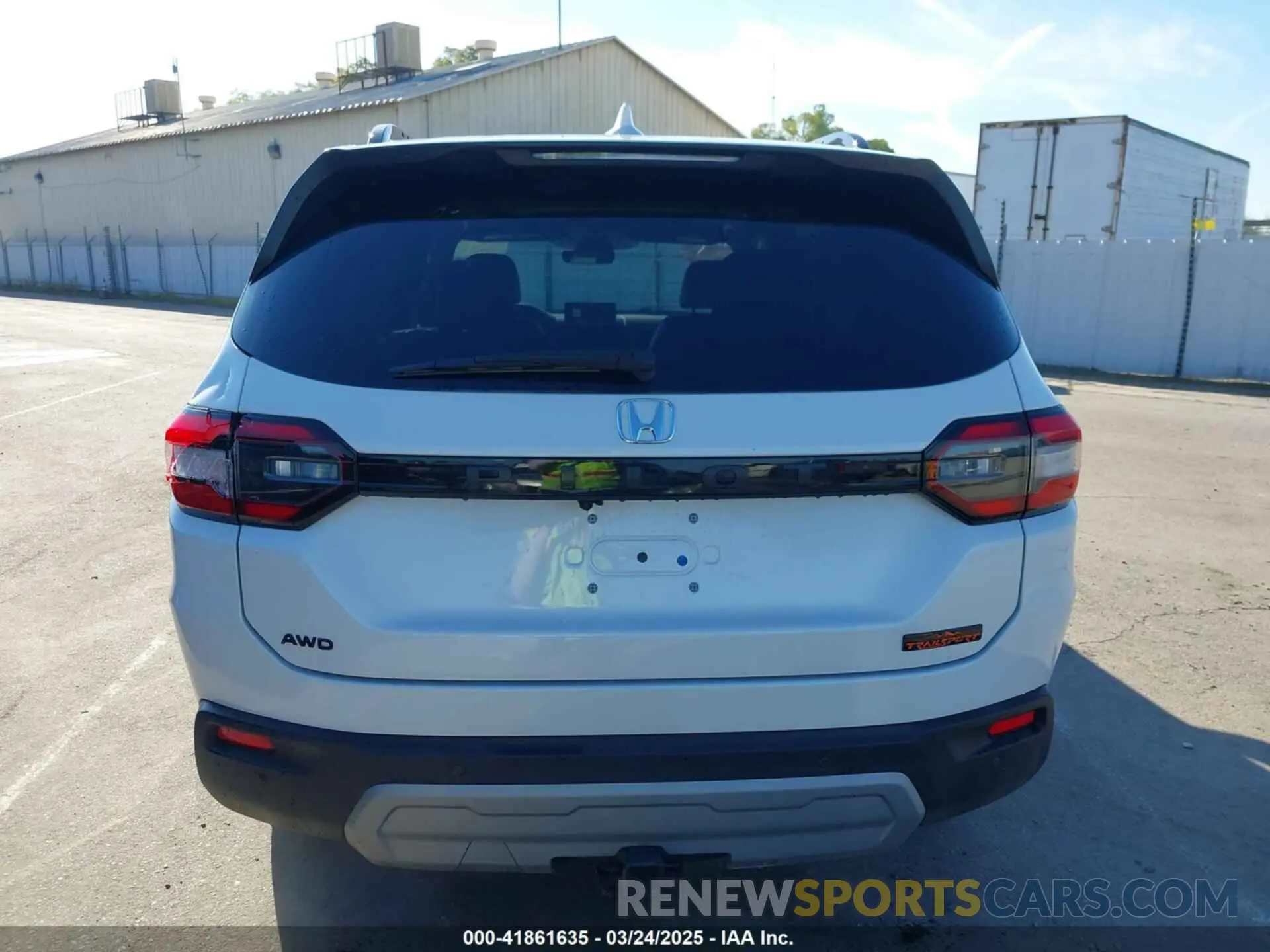 16 Photograph of a damaged car 5FNYG1H62RB016499 HONDA PILOT 2024