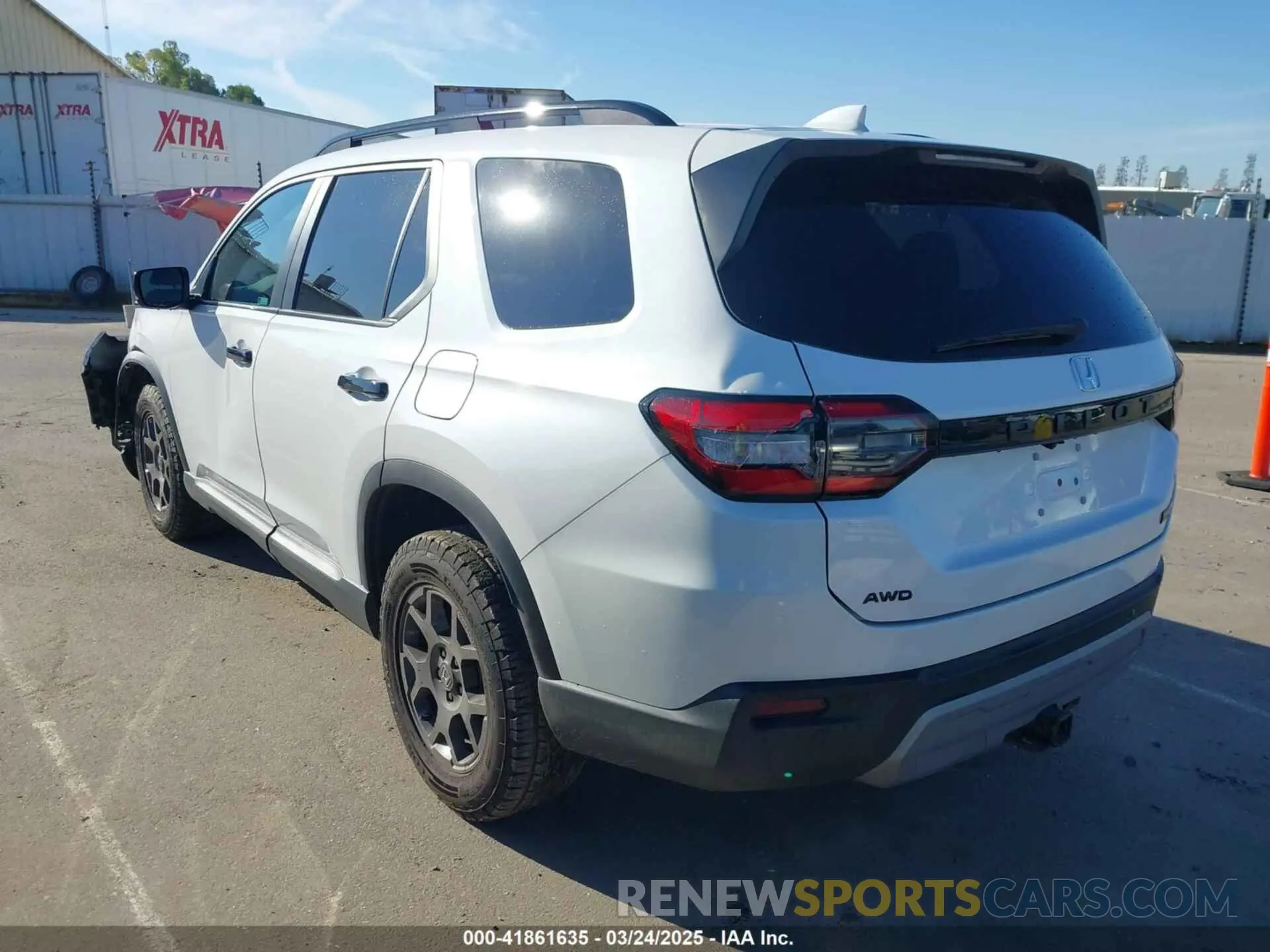 3 Photograph of a damaged car 5FNYG1H62RB016499 HONDA PILOT 2024