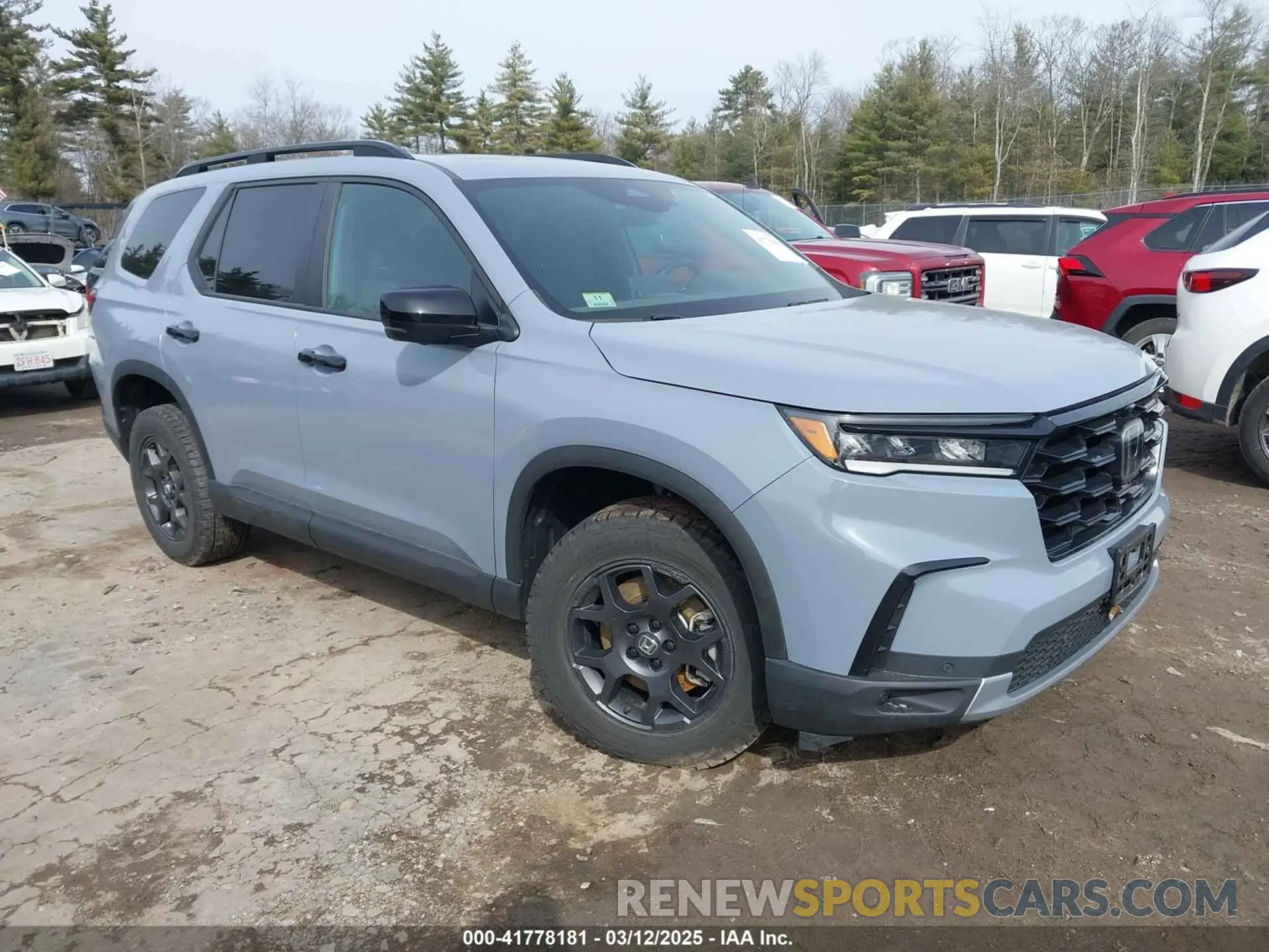 1 Photograph of a damaged car 5FNYG1H63RB010288 HONDA PILOT 2024