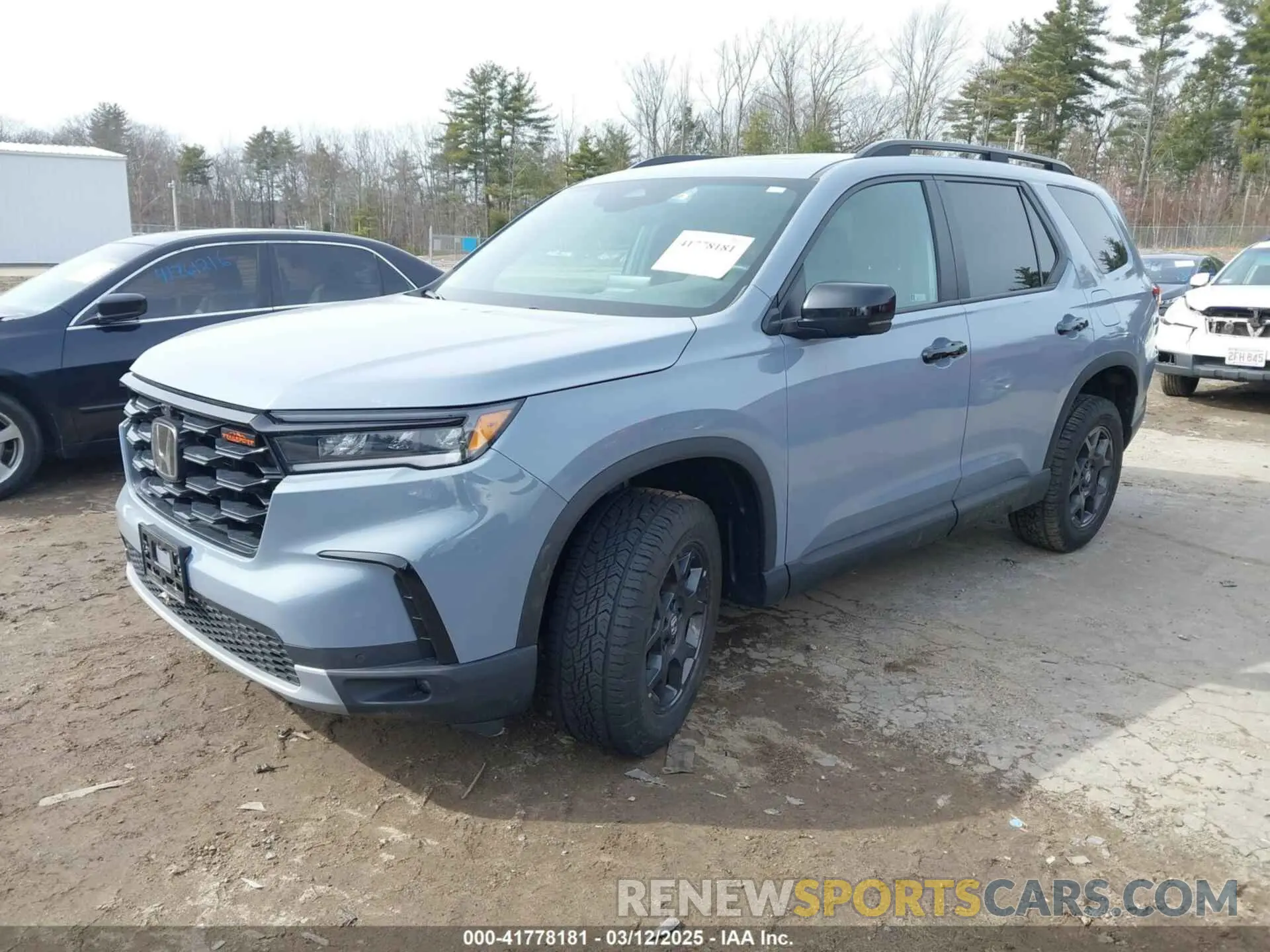 2 Photograph of a damaged car 5FNYG1H63RB010288 HONDA PILOT 2024