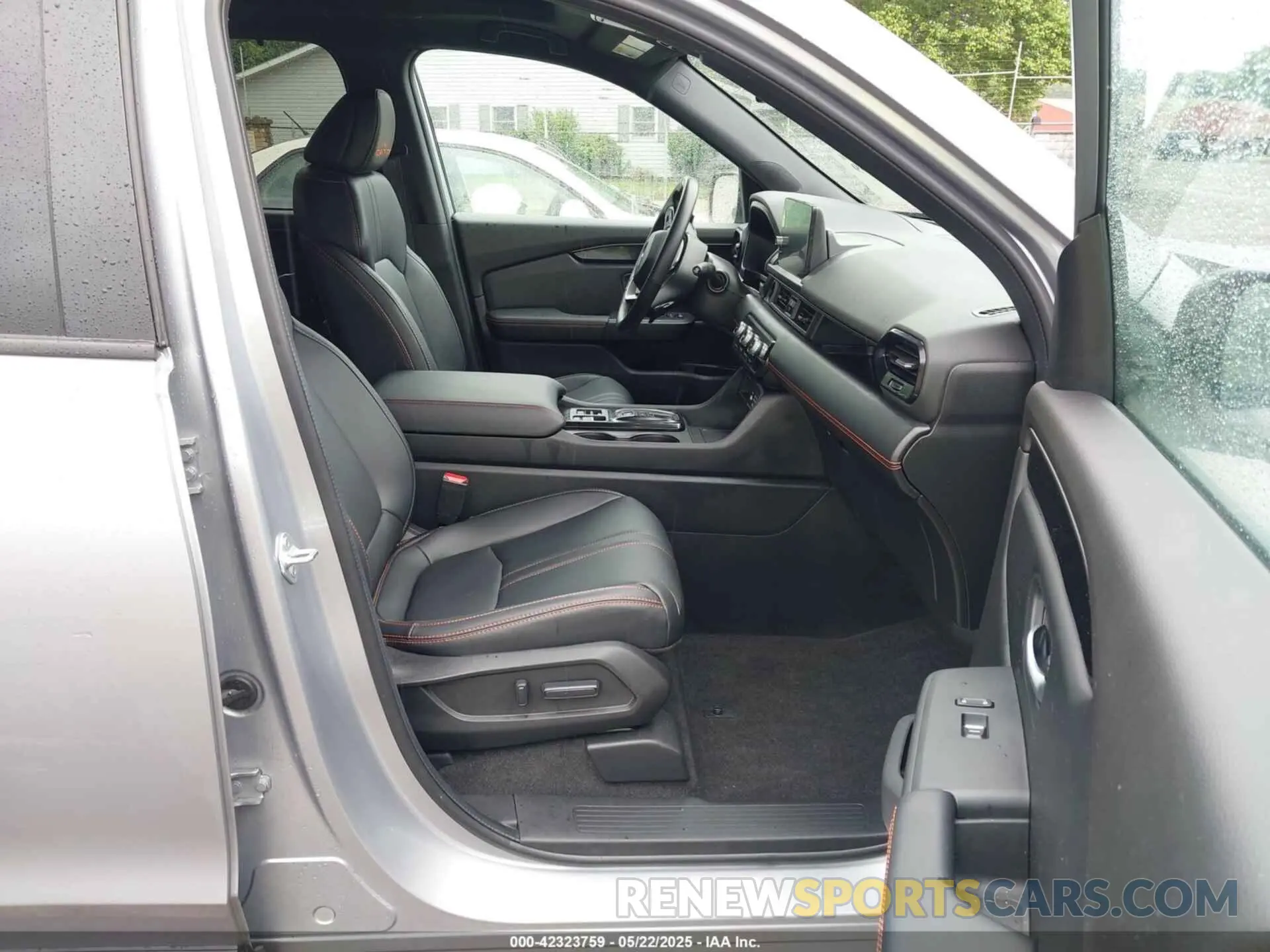 5 Photograph of a damaged car 5FNYG1H63RB039600 HONDA PILOT 2024