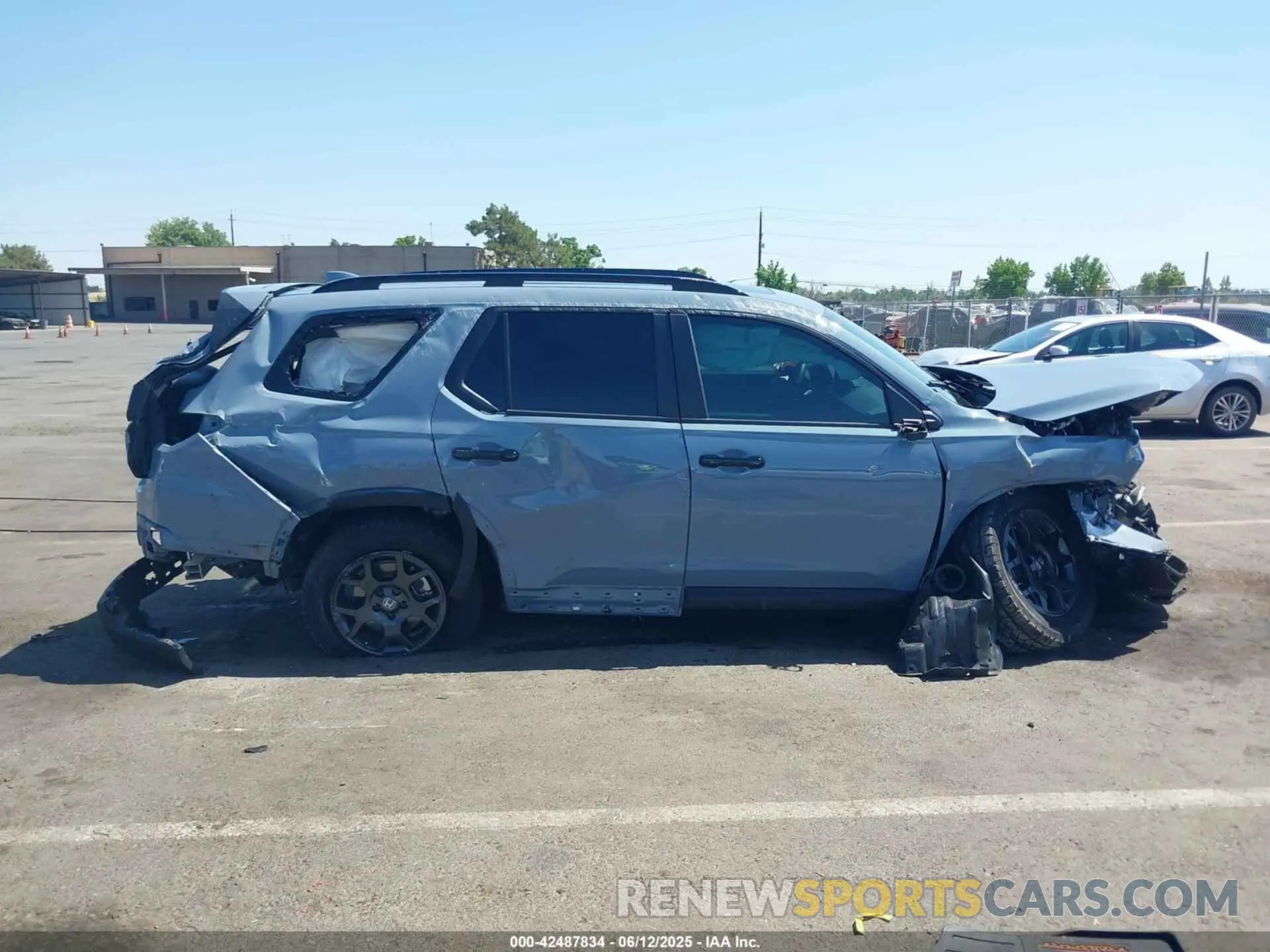 13 Photograph of a damaged car 5FNYG1H65RB046550 HONDA PILOT 2024
