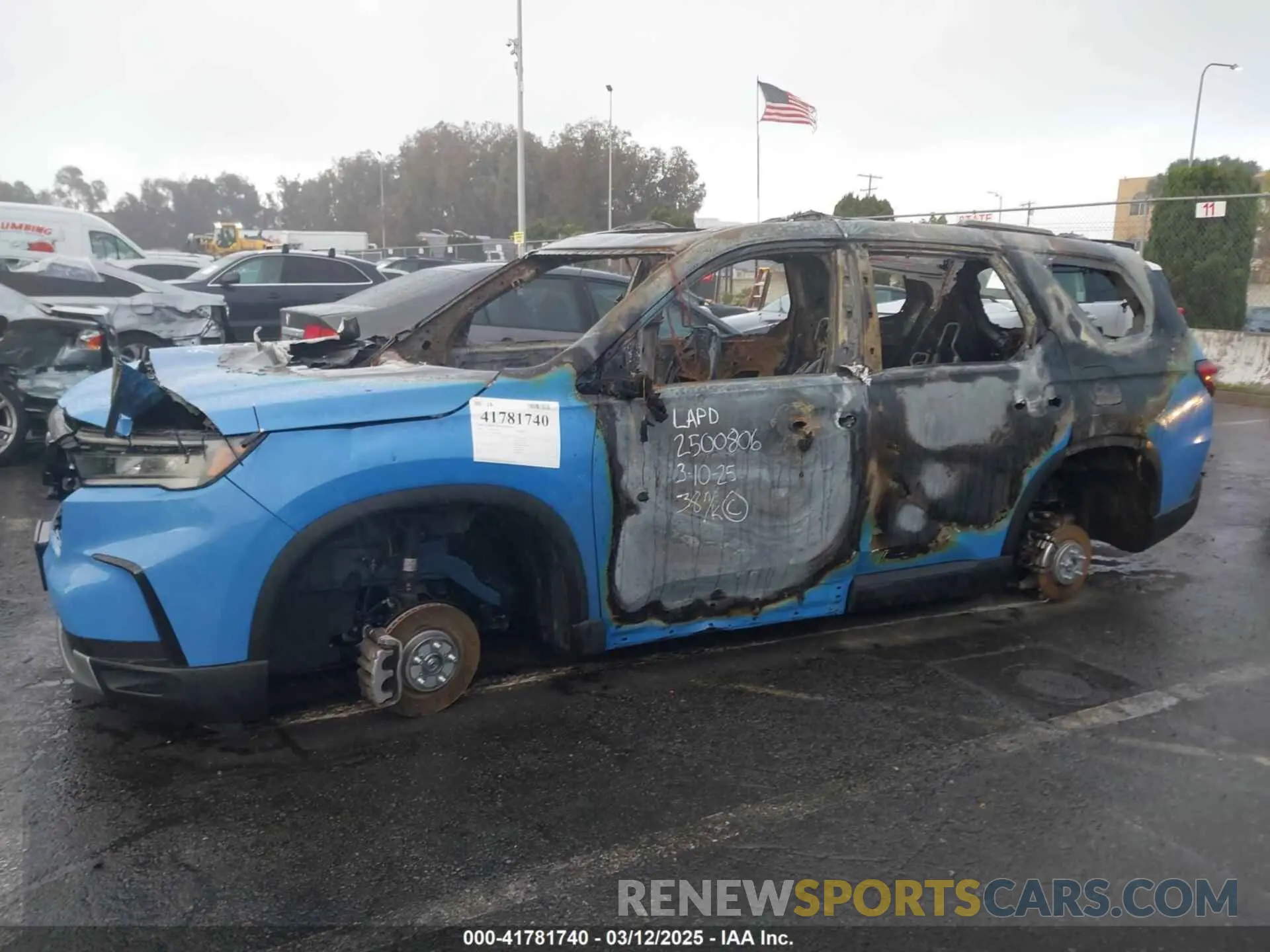 13 Photograph of a damaged car 5FNYG1H66RB012987 HONDA PILOT 2024