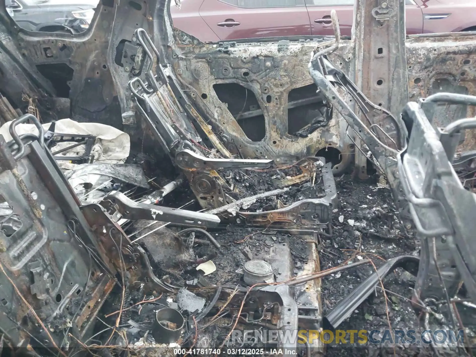 8 Photograph of a damaged car 5FNYG1H66RB012987 HONDA PILOT 2024