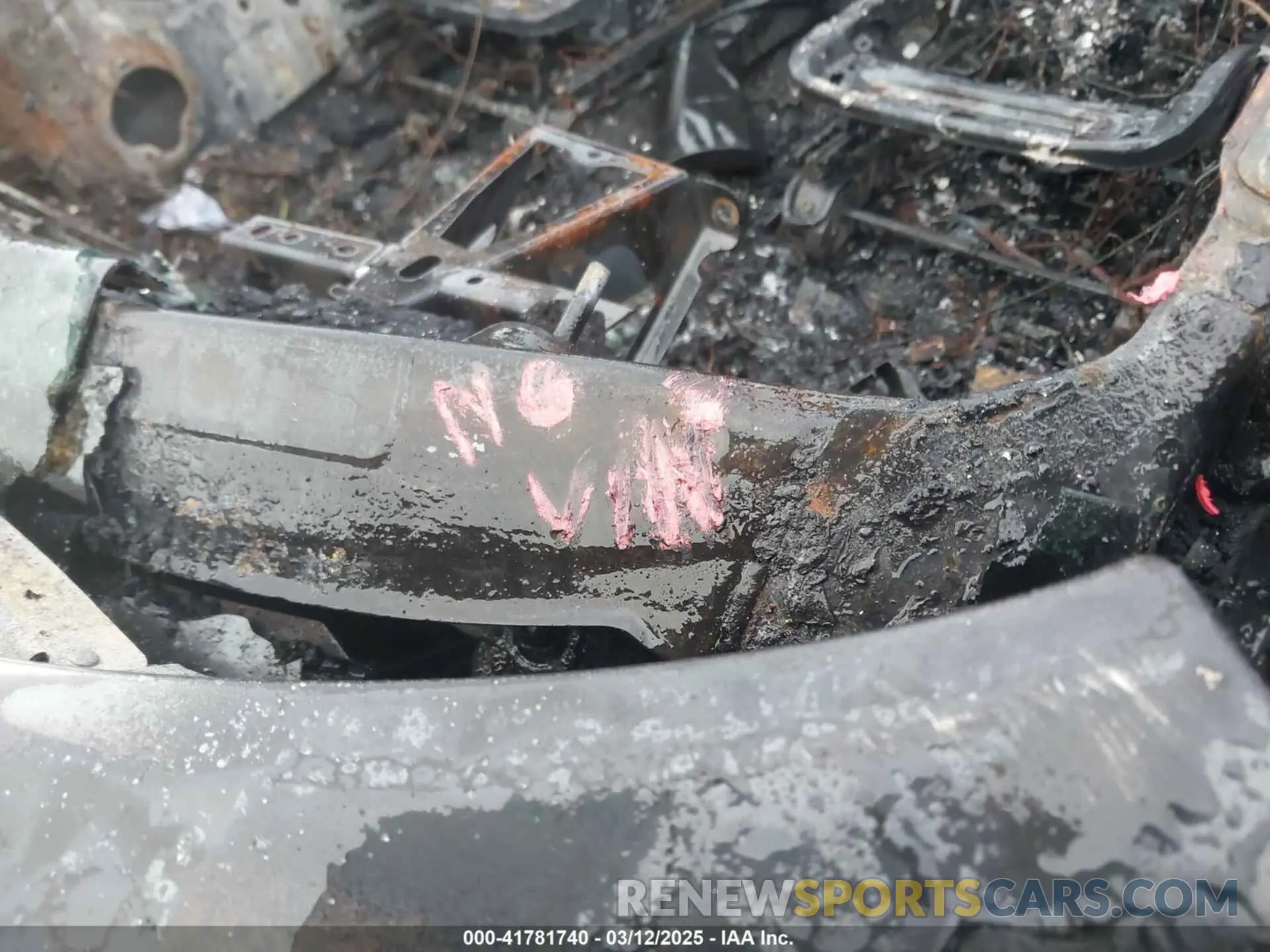 9 Photograph of a damaged car 5FNYG1H66RB012987 HONDA PILOT 2024