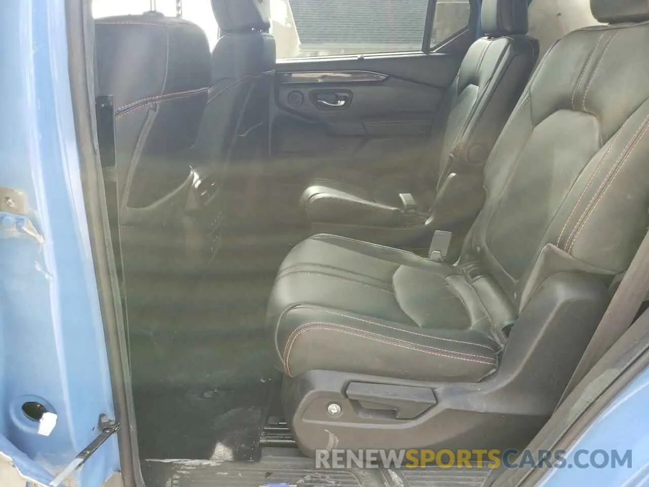 11 Photograph of a damaged car 5FNYG1H68RB023909 HONDA PILOT 2024