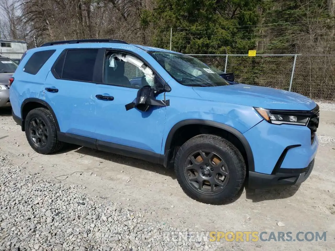4 Photograph of a damaged car 5FNYG1H68RB023909 HONDA PILOT 2024