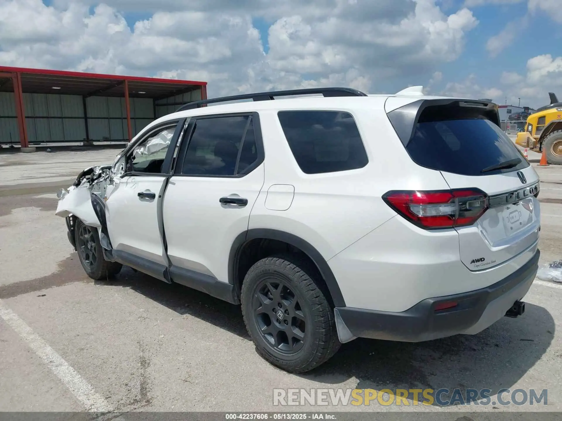 14 Photograph of a damaged car 5FNYG1H6XRB004763 HONDA PILOT 2024