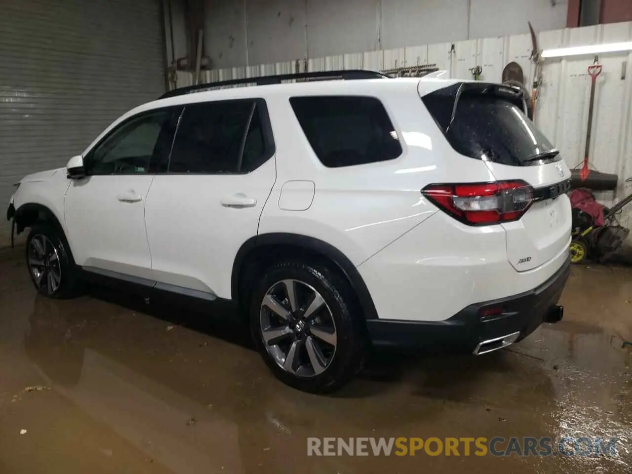 2 Photograph of a damaged car 5FNYG1H70RB008992 HONDA PILOT 2024