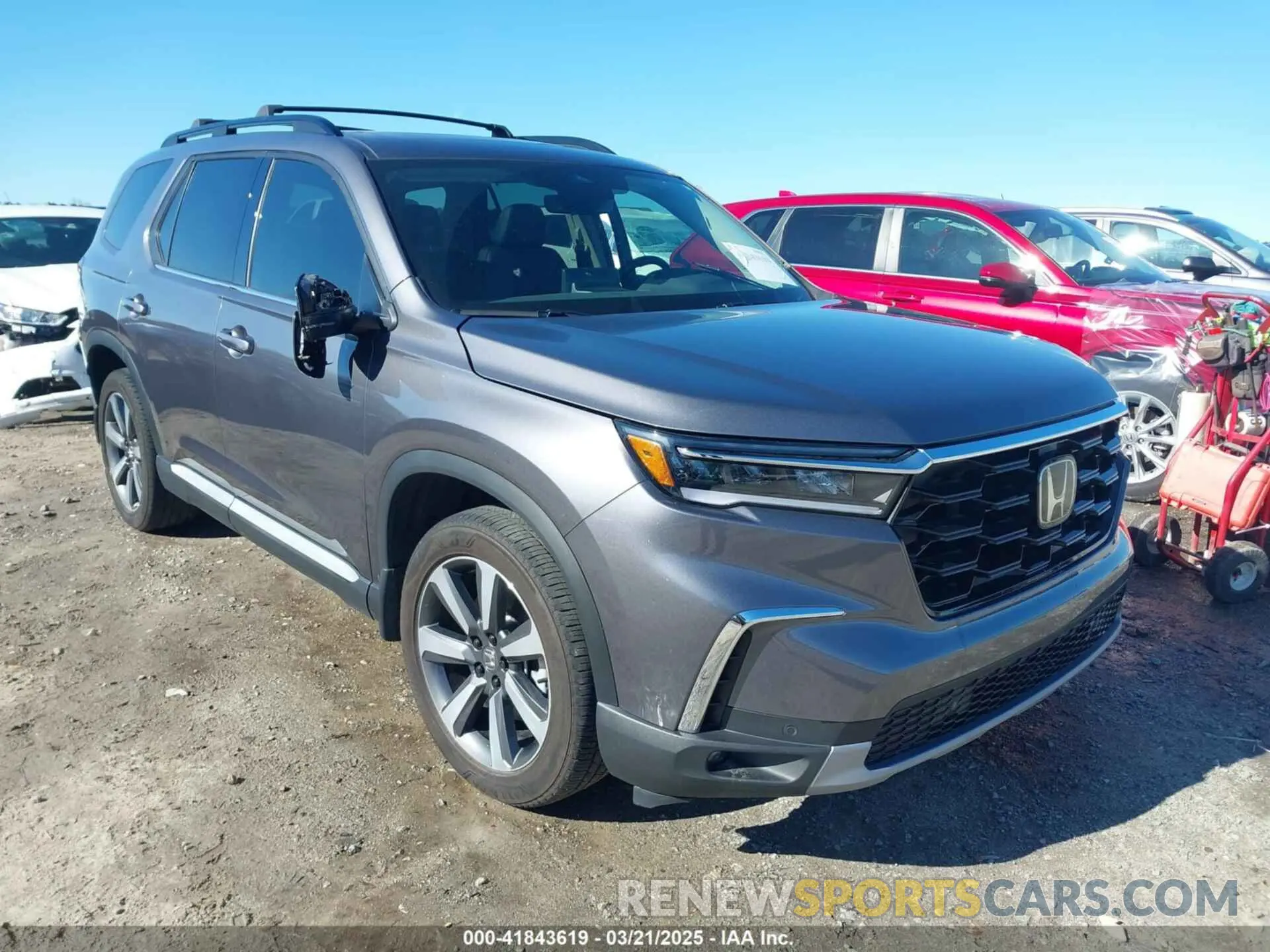 1 Photograph of a damaged car 5FNYG1H70RB025789 HONDA PILOT 2024