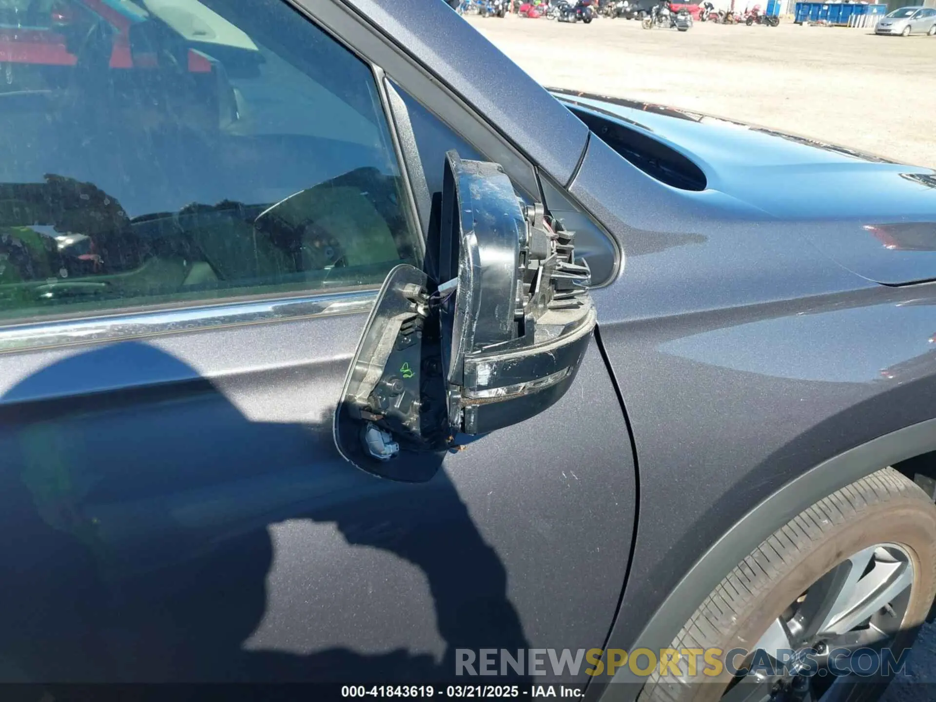 17 Photograph of a damaged car 5FNYG1H70RB025789 HONDA PILOT 2024