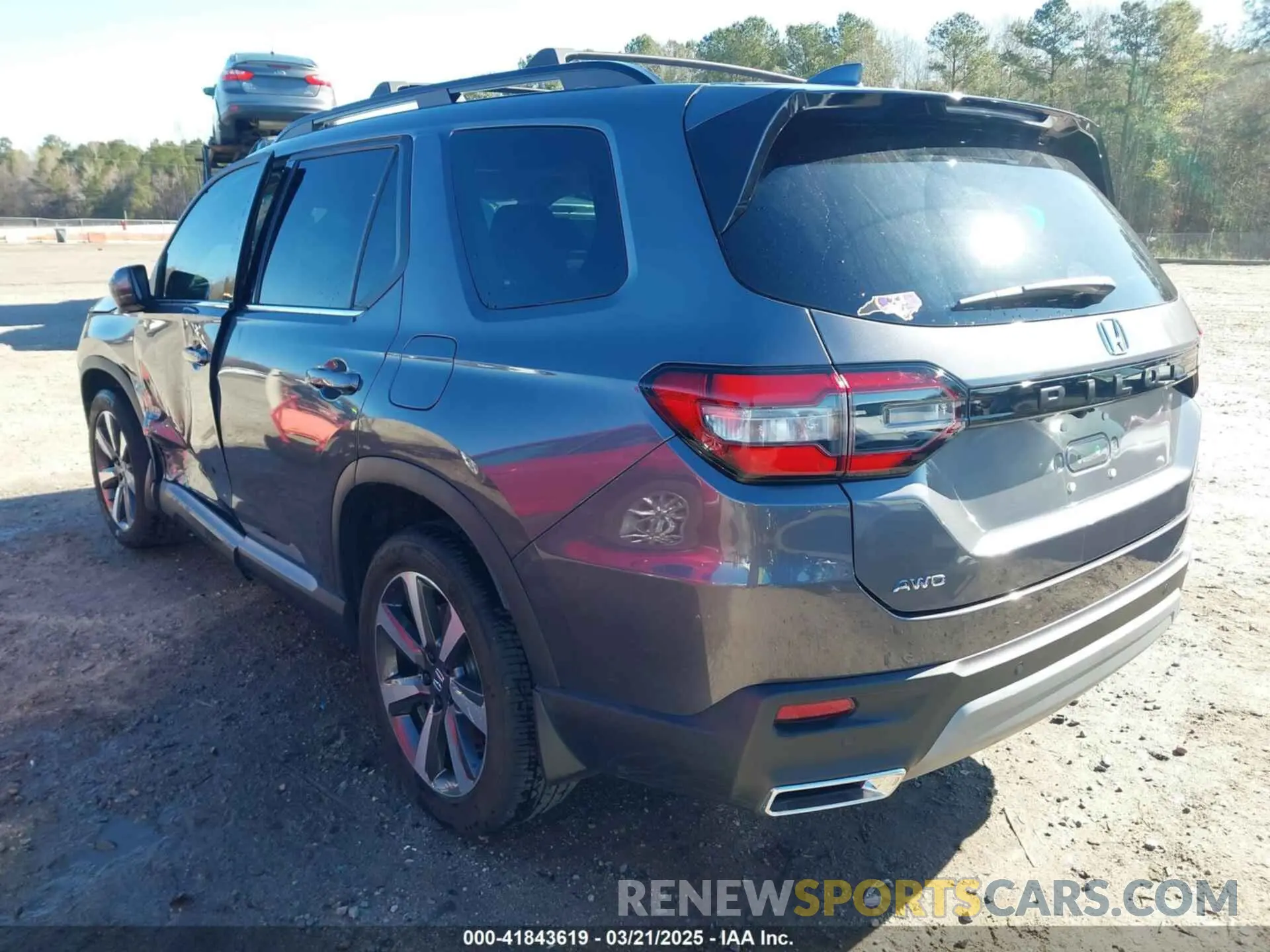 3 Photograph of a damaged car 5FNYG1H70RB025789 HONDA PILOT 2024
