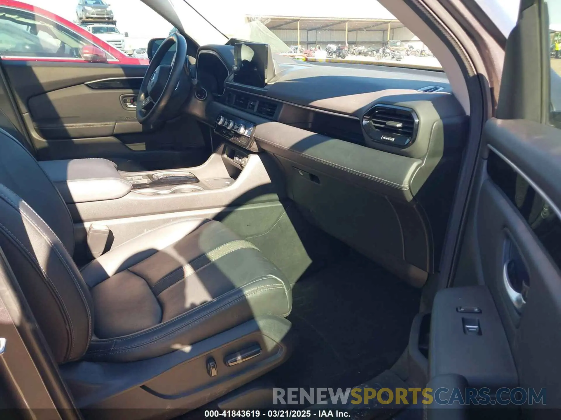 5 Photograph of a damaged car 5FNYG1H70RB025789 HONDA PILOT 2024