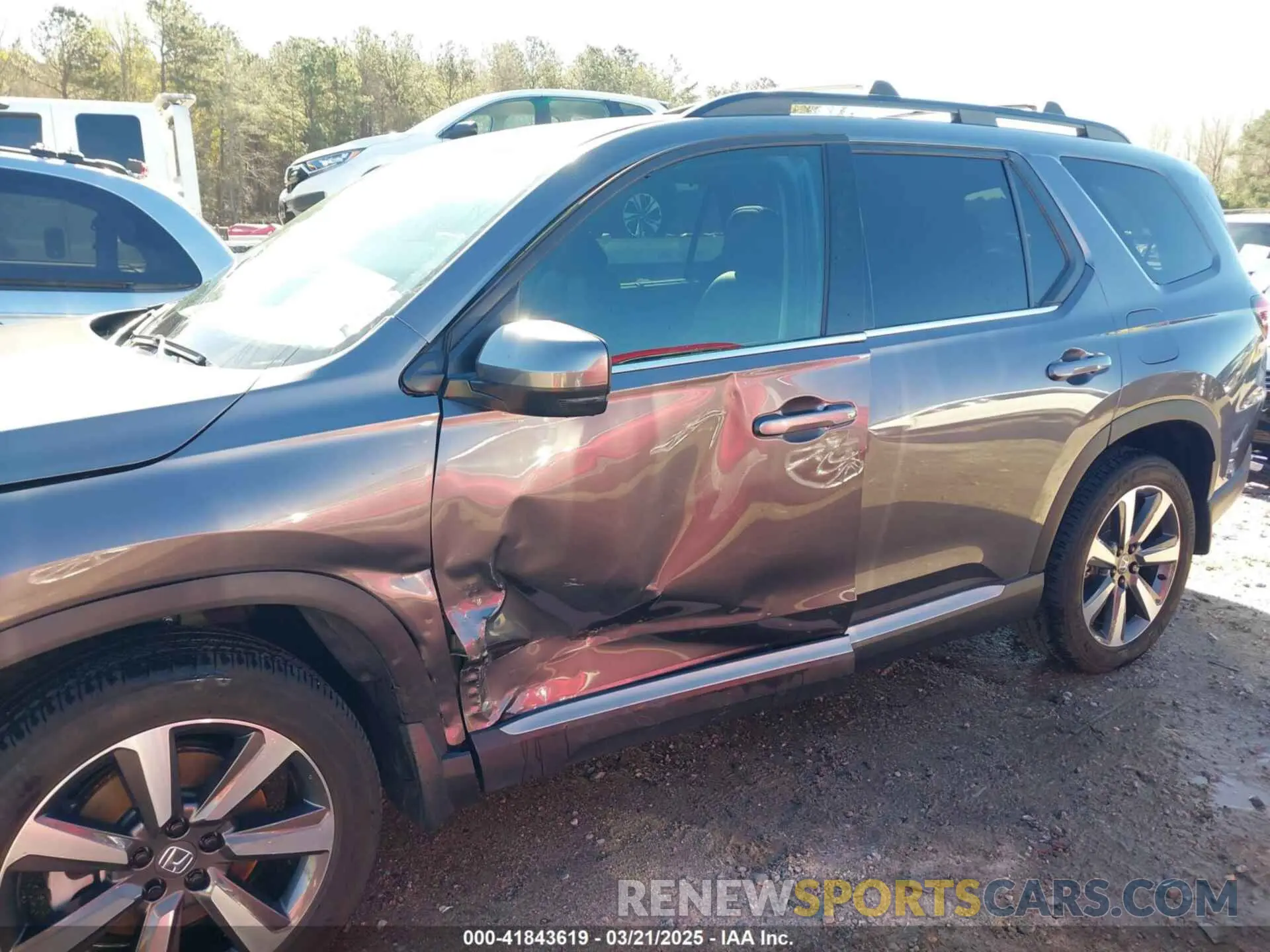 6 Photograph of a damaged car 5FNYG1H70RB025789 HONDA PILOT 2024