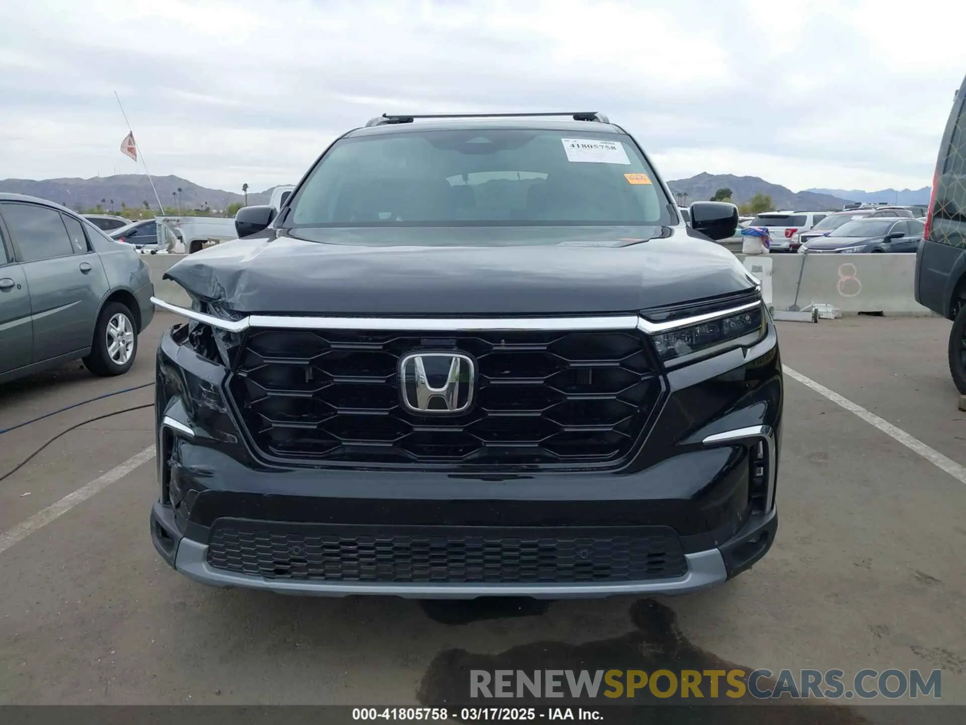 12 Photograph of a damaged car 5FNYG1H70RB032368 HONDA PILOT 2024