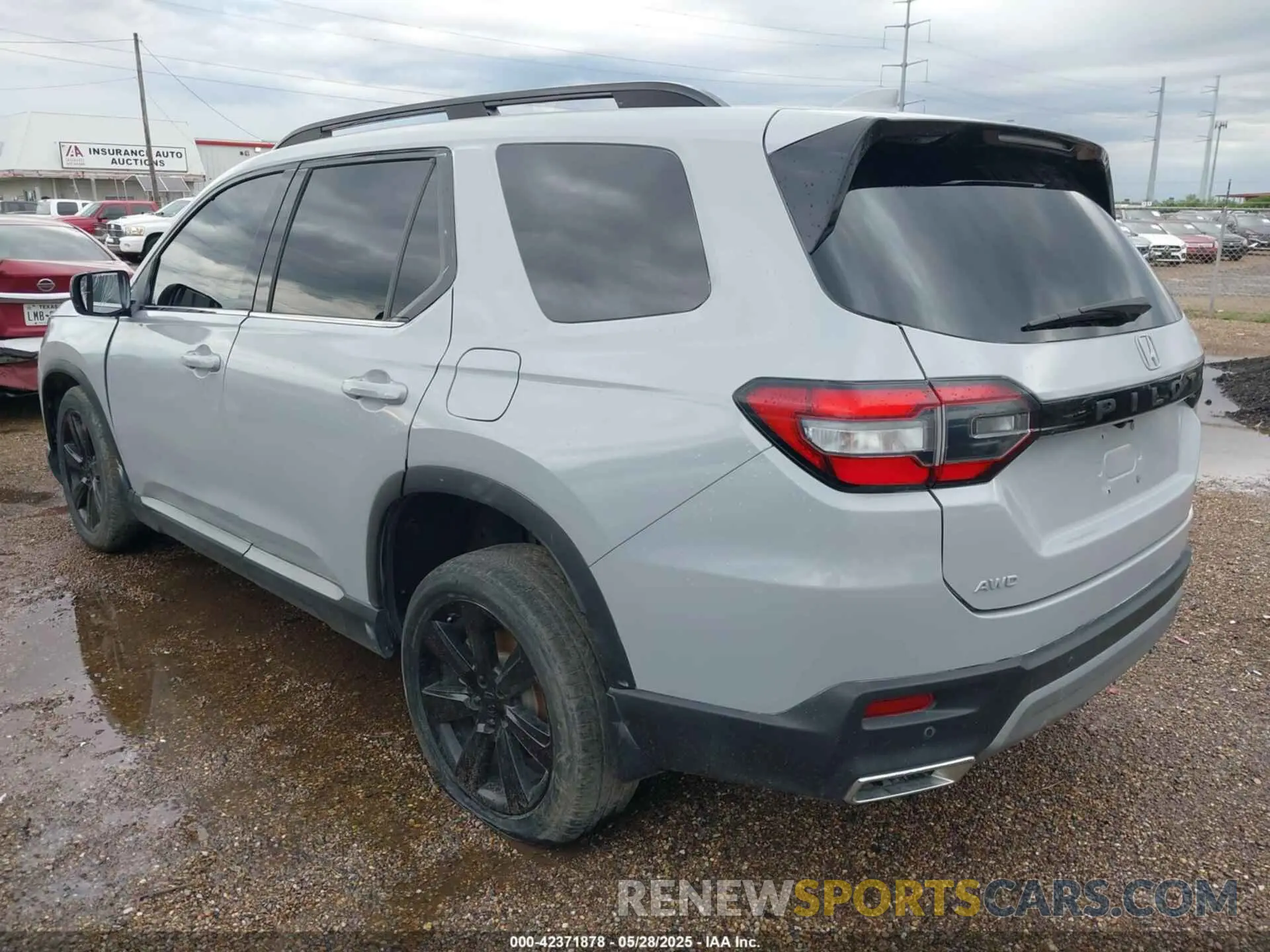 3 Photograph of a damaged car 5FNYG1H71RB005034 HONDA PILOT 2024