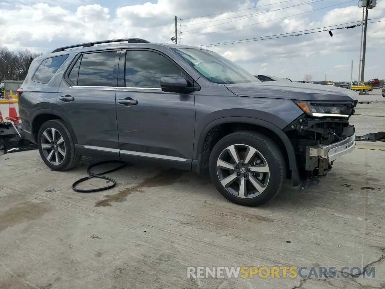 4 Photograph of a damaged car 5FNYG1H71RB036980 HONDA PILOT 2024