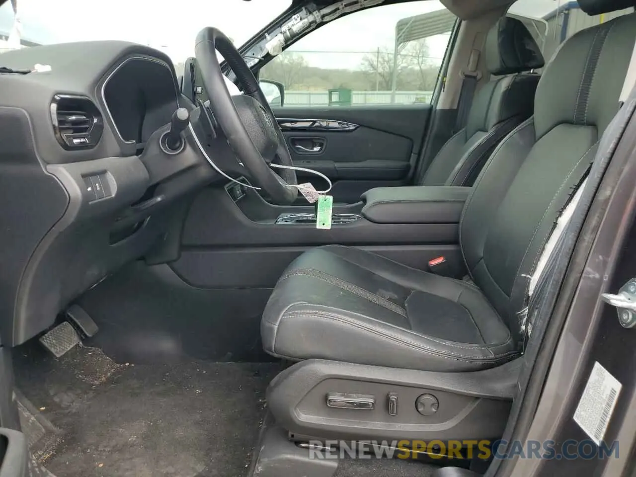 7 Photograph of a damaged car 5FNYG1H71RB036980 HONDA PILOT 2024