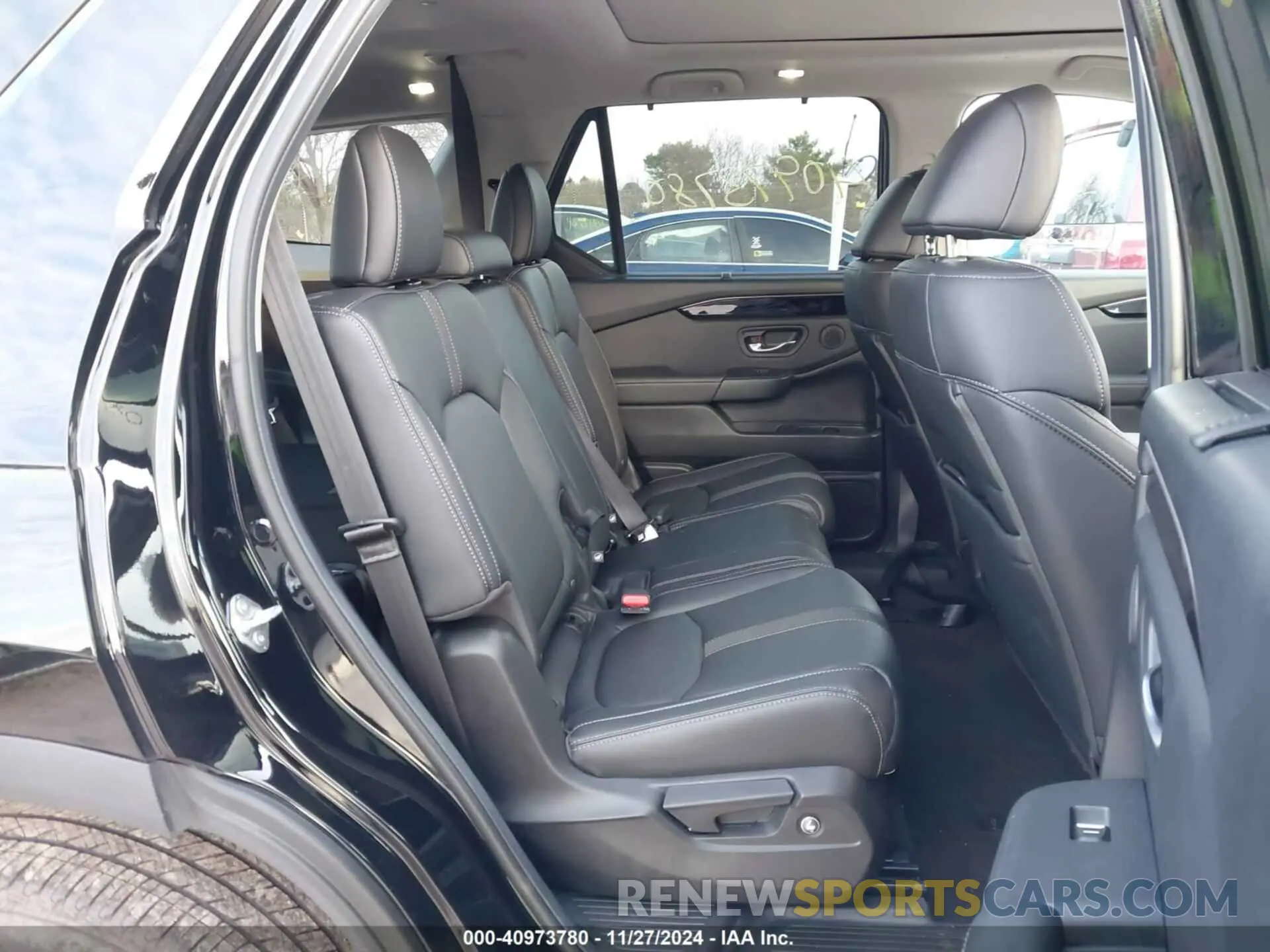 8 Photograph of a damaged car 5FNYG1H72RB007519 HONDA PILOT 2024