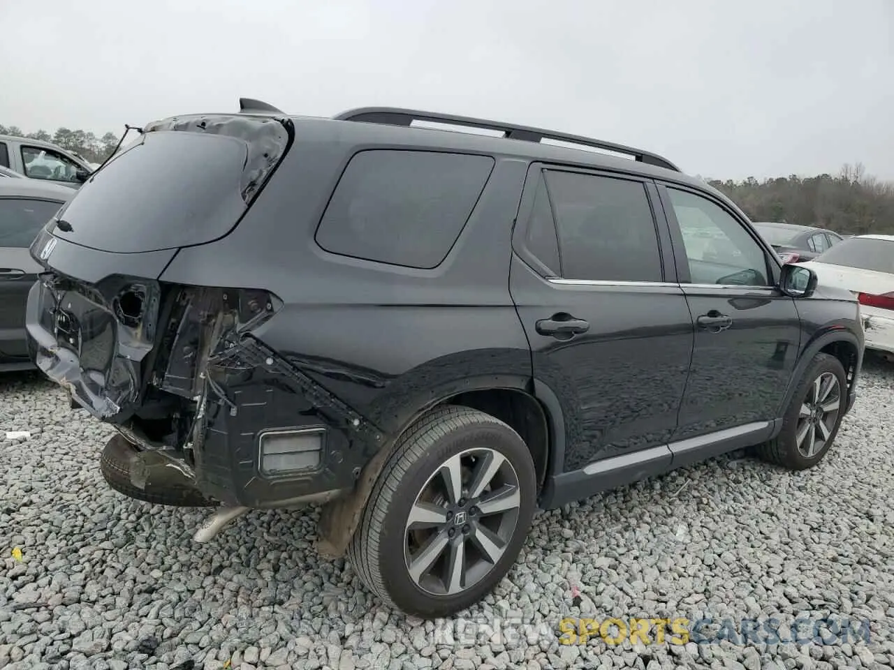 3 Photograph of a damaged car 5FNYG1H72RB022800 HONDA PILOT 2024