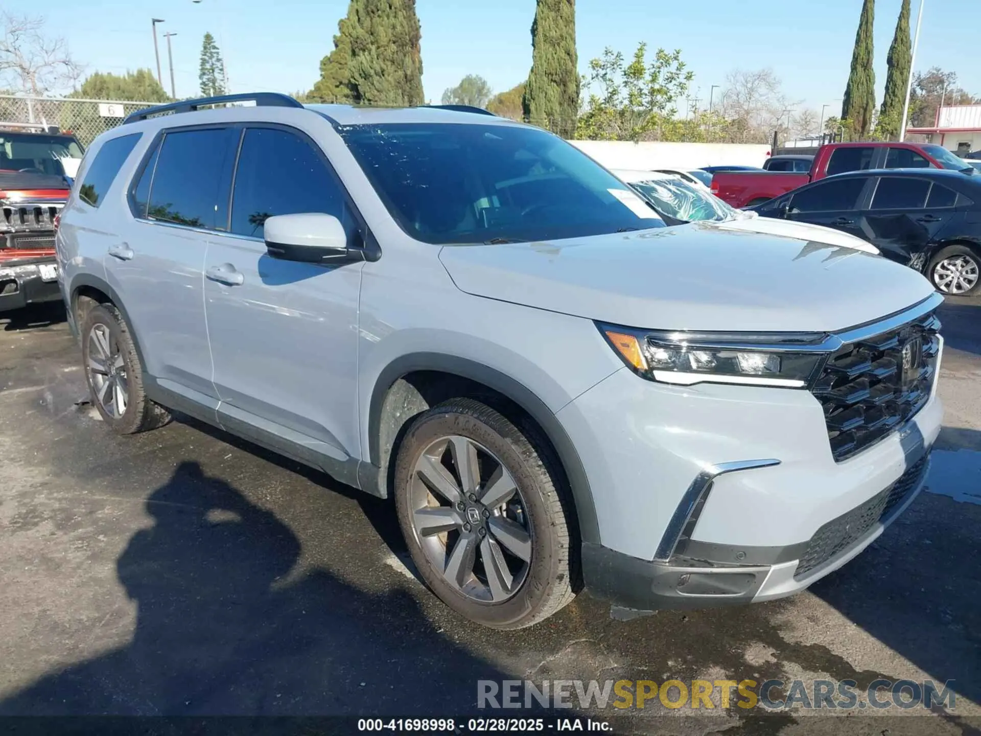 1 Photograph of a damaged car 5FNYG1H74RB020112 HONDA PILOT 2024