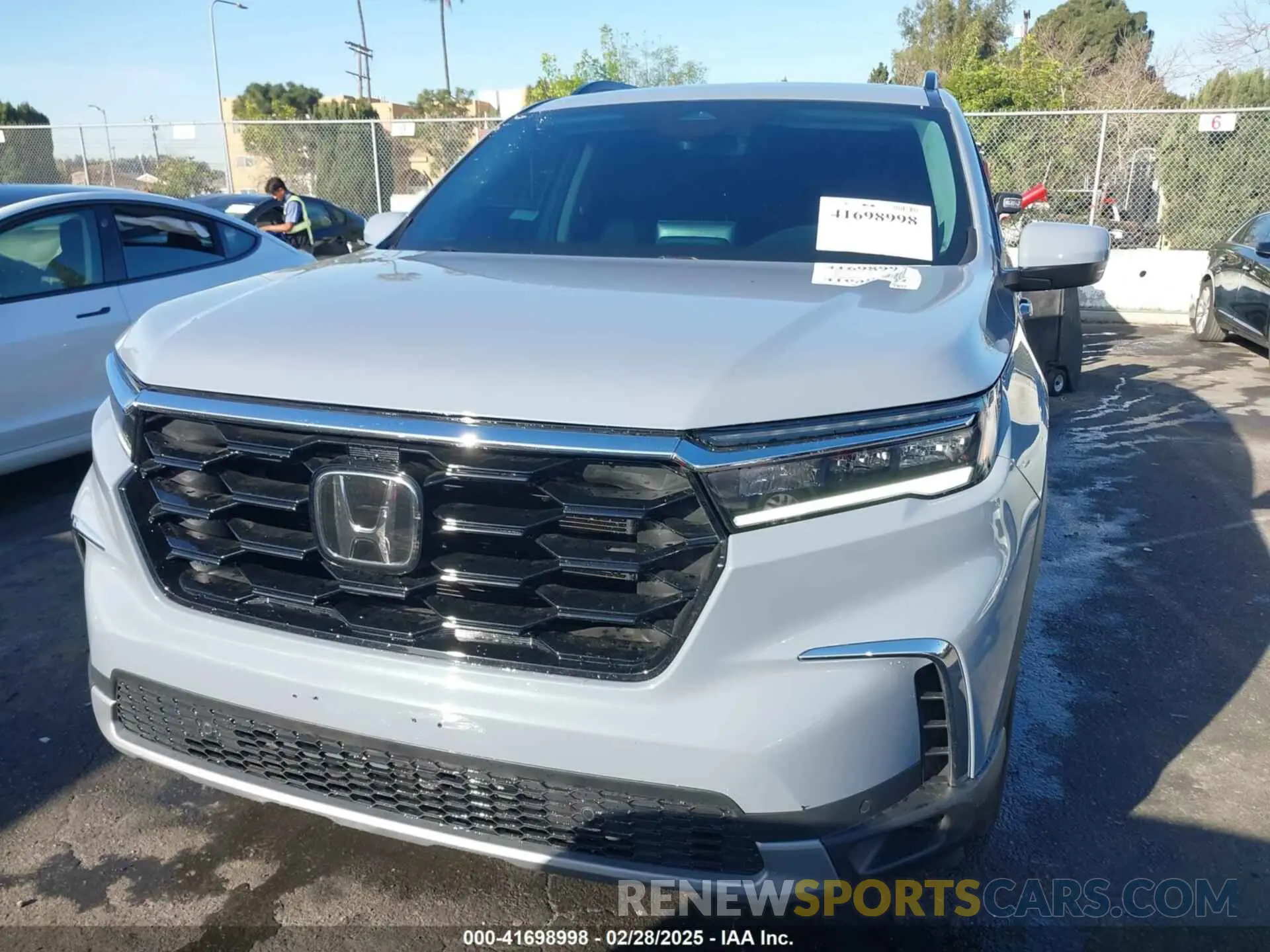 12 Photograph of a damaged car 5FNYG1H74RB020112 HONDA PILOT 2024