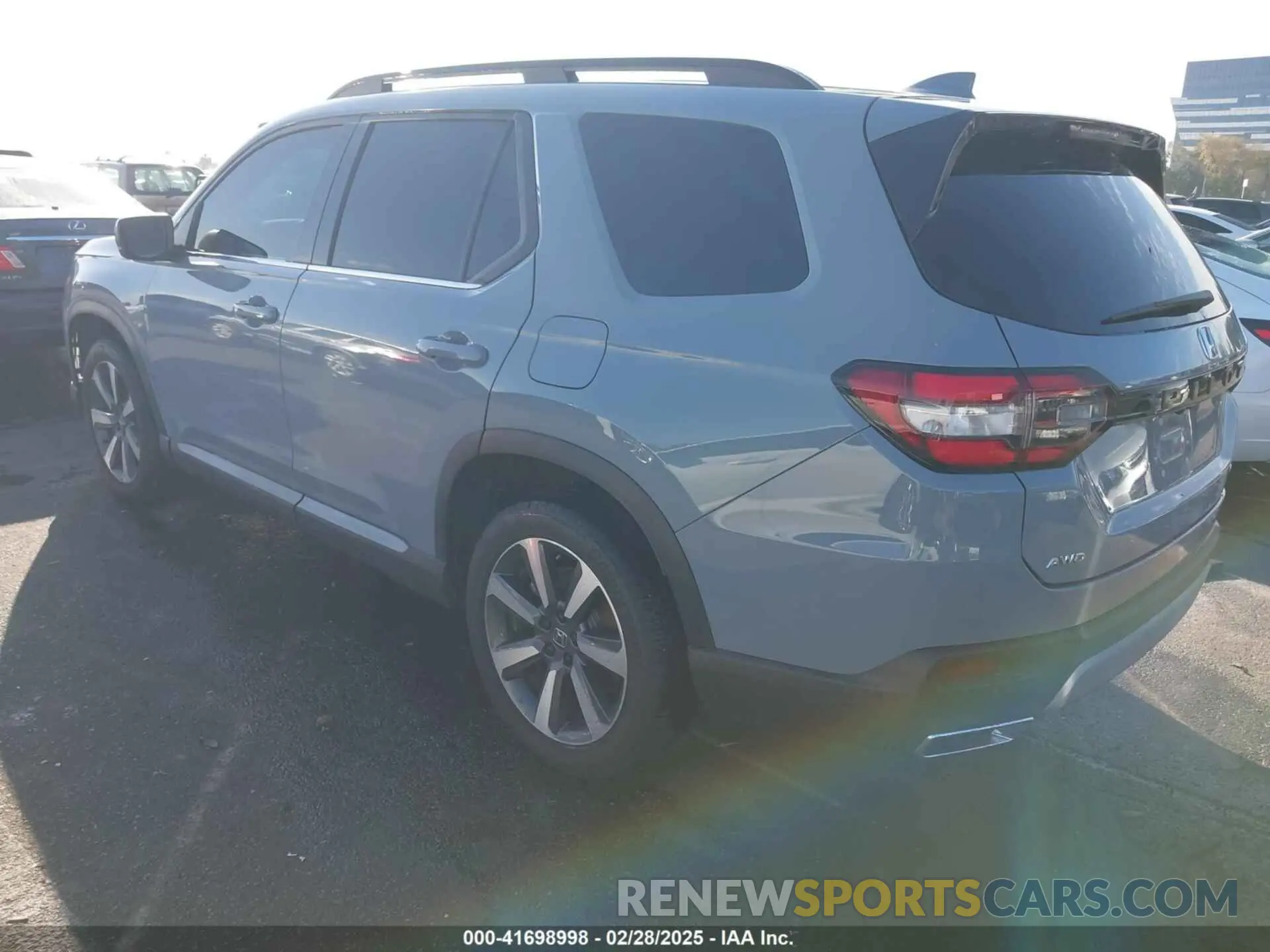 3 Photograph of a damaged car 5FNYG1H74RB020112 HONDA PILOT 2024