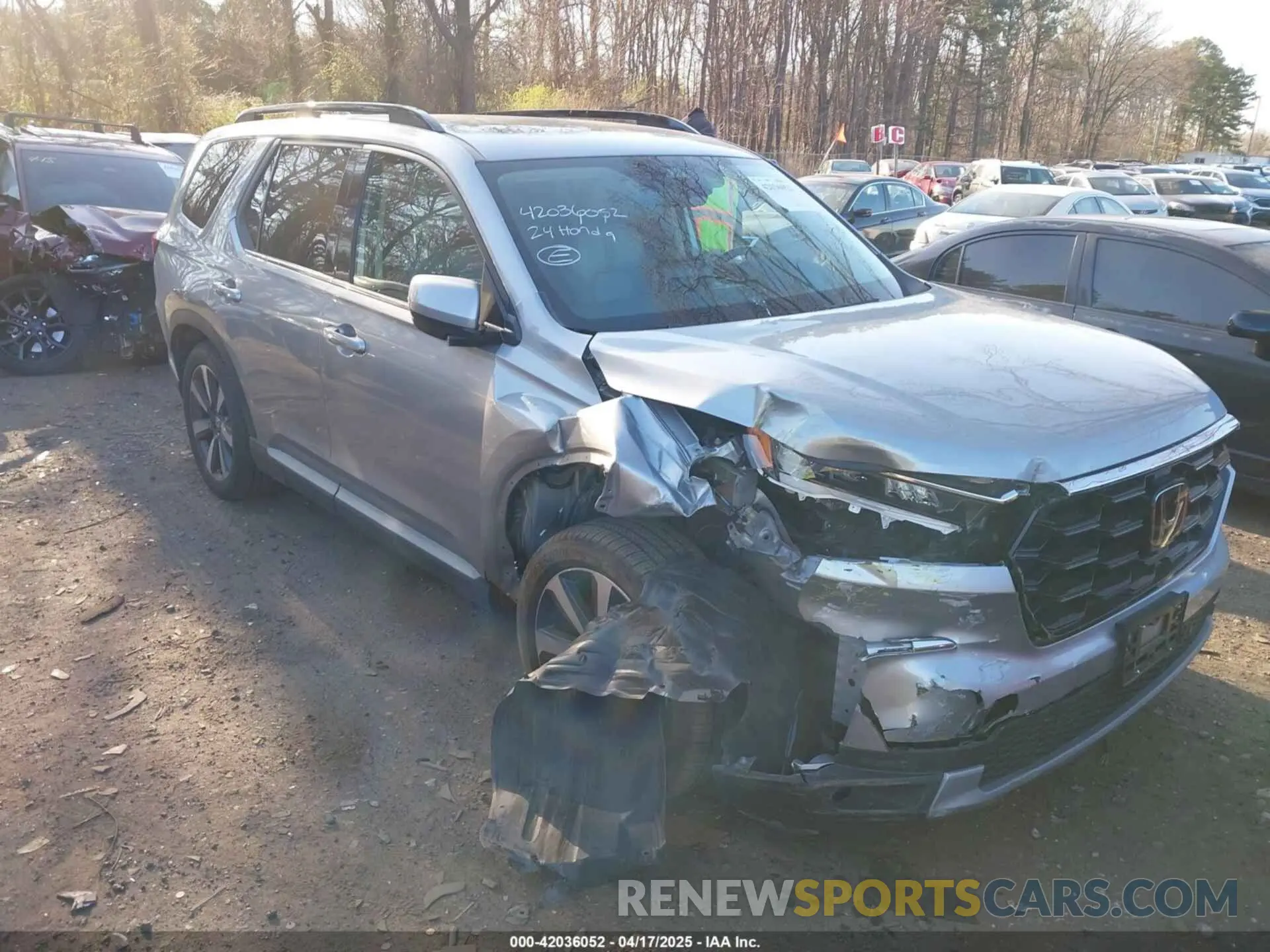 1 Photograph of a damaged car 5FNYG1H75RB014366 HONDA PILOT 2024