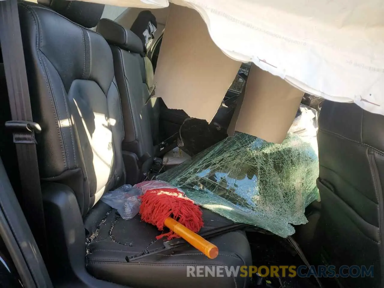 11 Photograph of a damaged car 5FNYG1H75RB047738 HONDA PILOT 2024
