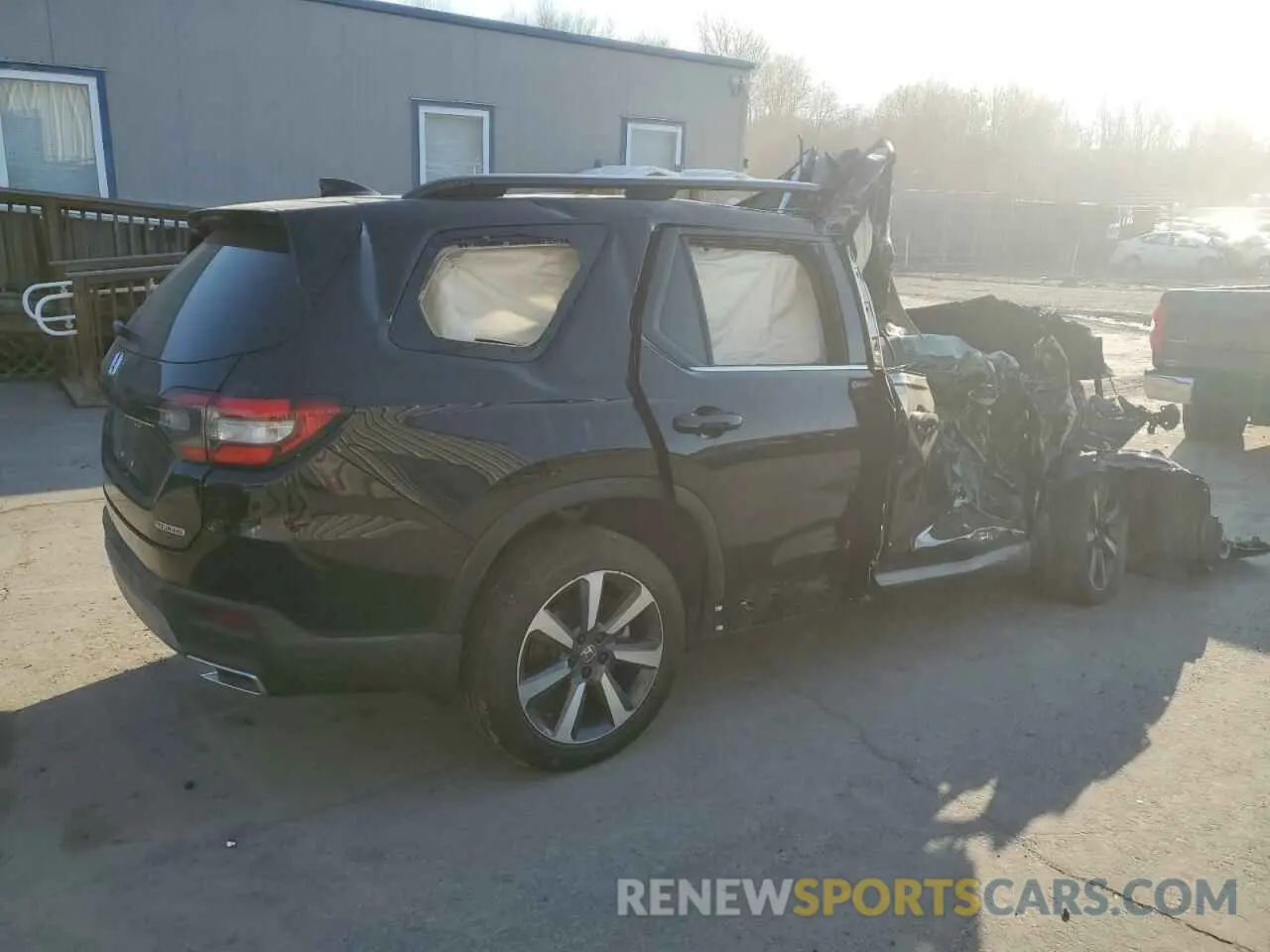 3 Photograph of a damaged car 5FNYG1H75RB047738 HONDA PILOT 2024