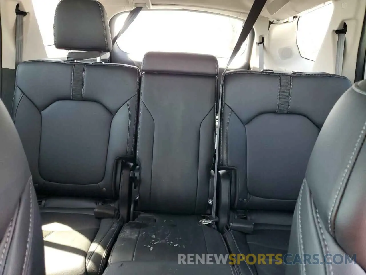 10 Photograph of a damaged car 5FNYG1H76RB031225 HONDA PILOT 2024
