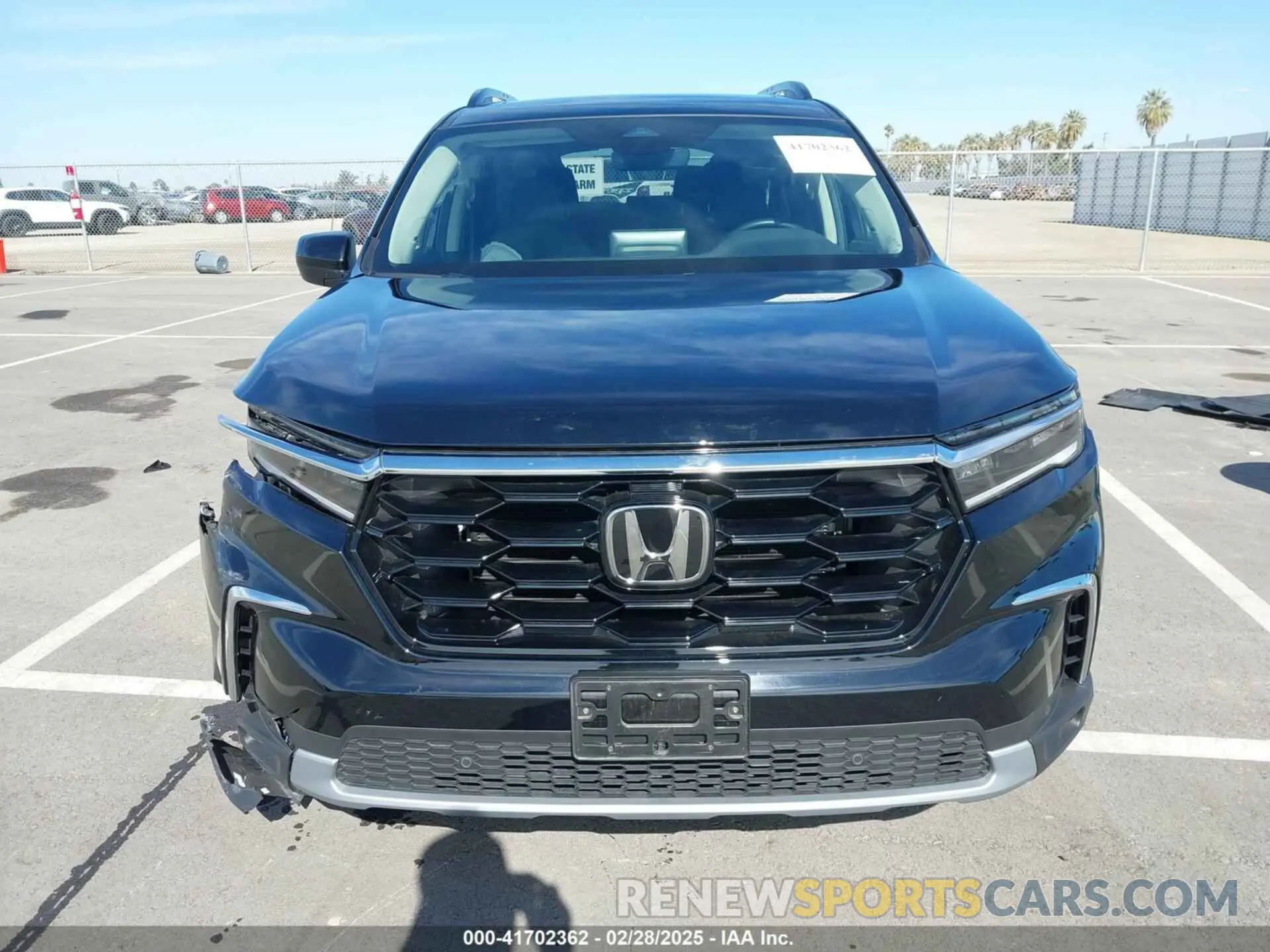 12 Photograph of a damaged car 5FNYG1H77RB043593 HONDA PILOT 2024