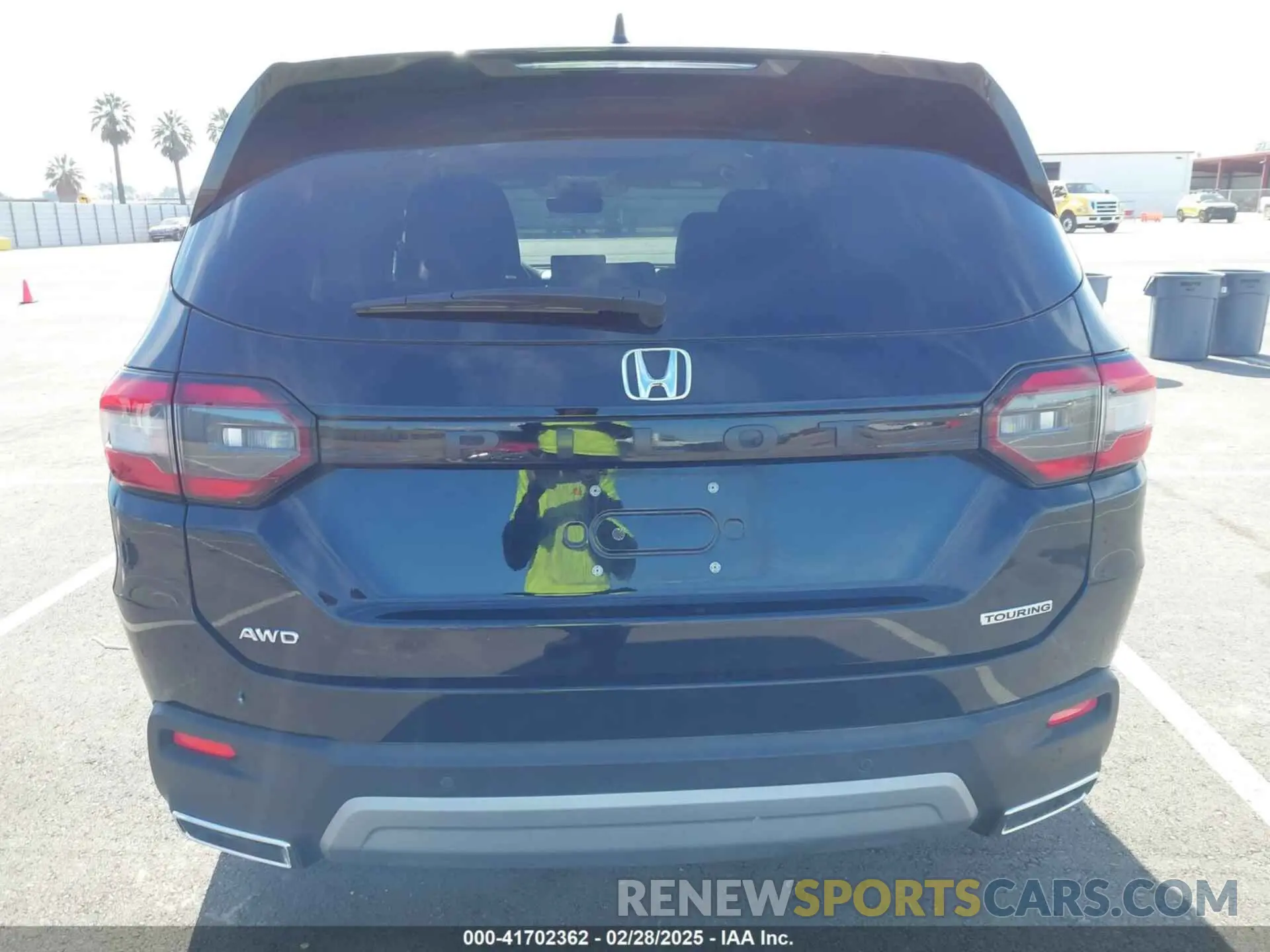 16 Photograph of a damaged car 5FNYG1H77RB043593 HONDA PILOT 2024