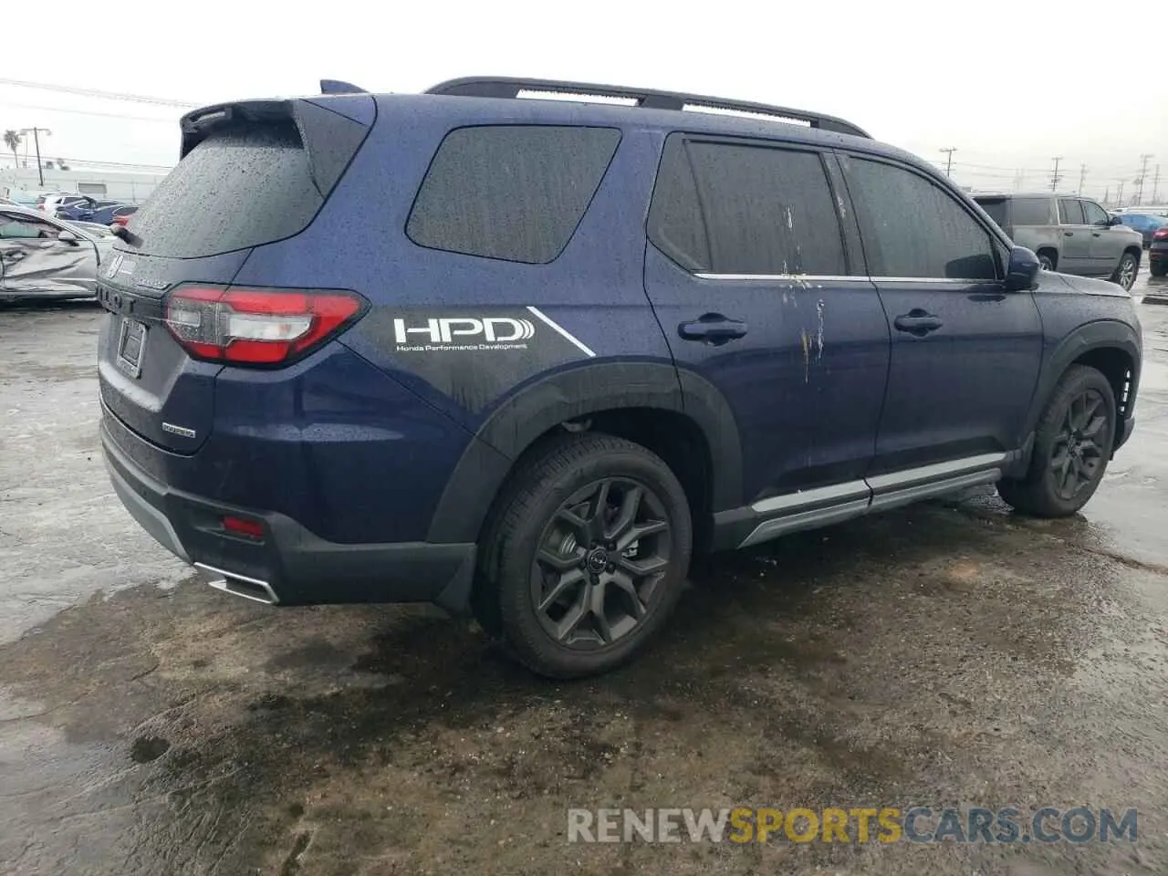 3 Photograph of a damaged car 5FNYG1H78RB005483 HONDA PILOT 2024