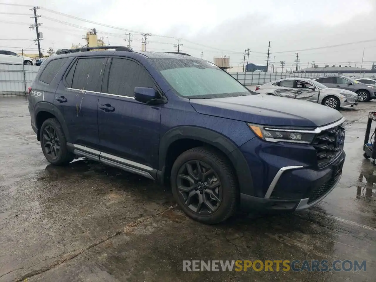 4 Photograph of a damaged car 5FNYG1H78RB005483 HONDA PILOT 2024