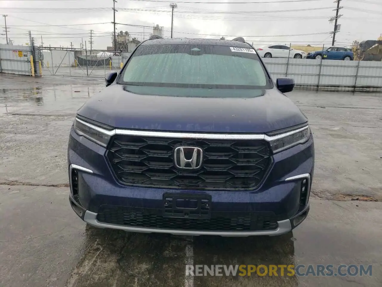 5 Photograph of a damaged car 5FNYG1H78RB005483 HONDA PILOT 2024