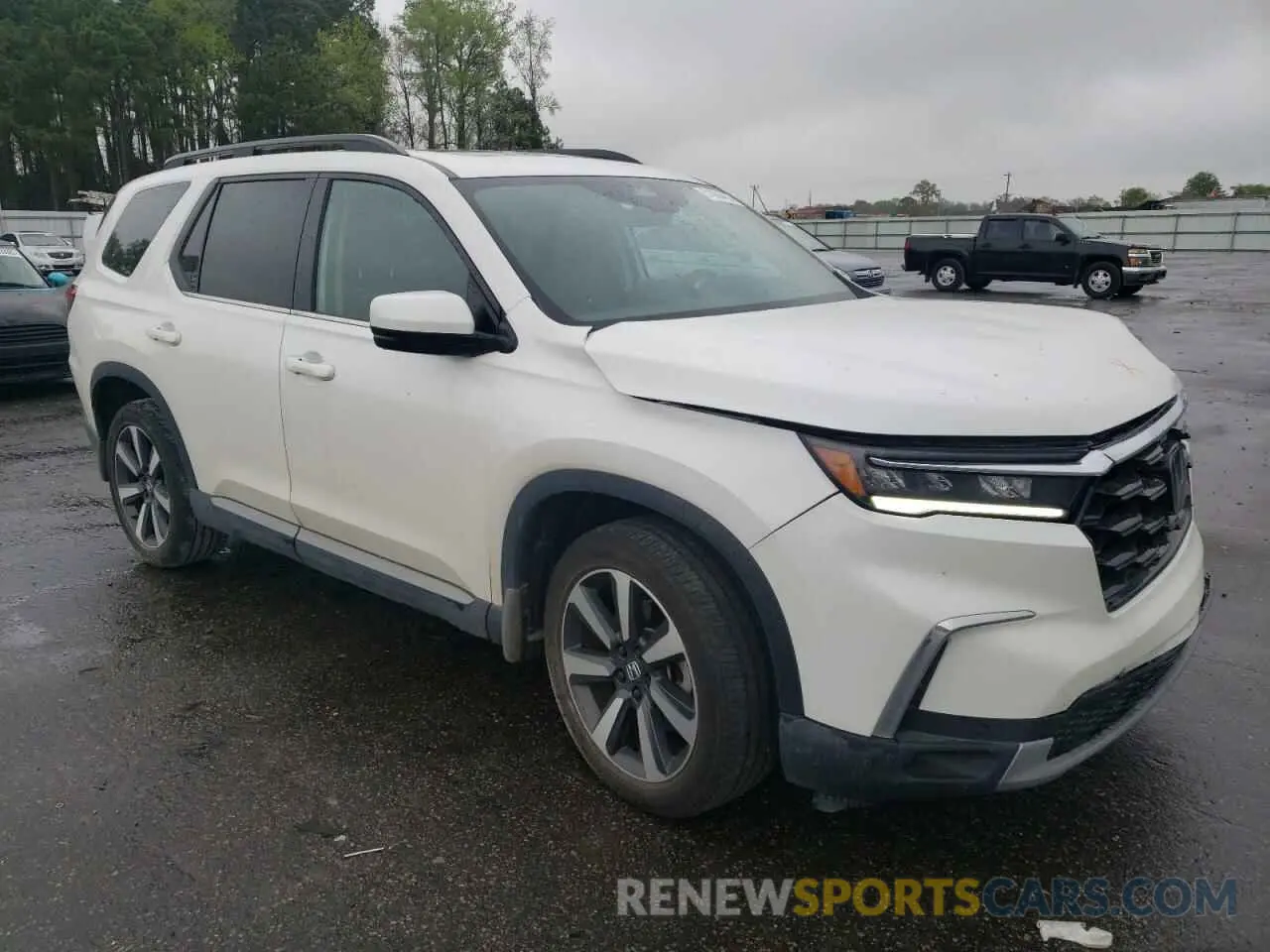 4 Photograph of a damaged car 5FNYG1H78RB007377 HONDA PILOT 2024