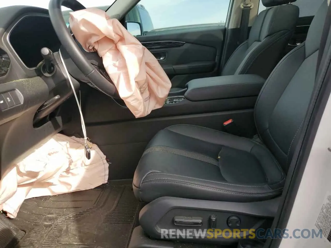 7 Photograph of a damaged car 5FNYG1H7XRB017067 HONDA PILOT 2024