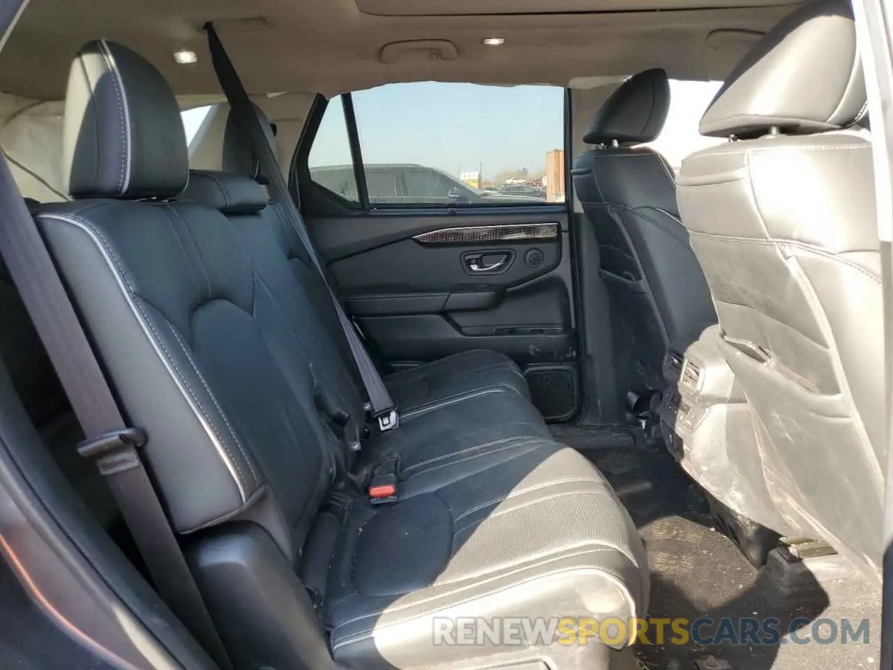 12 Photograph of a damaged car 5FNYG1H80RB035411 HONDA PILOT 2024