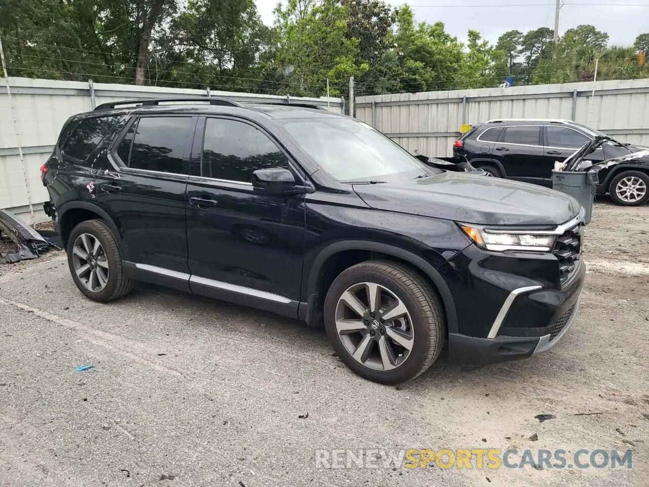 4 Photograph of a damaged car 5FNYG1H80RB038888 HONDA PILOT 2024