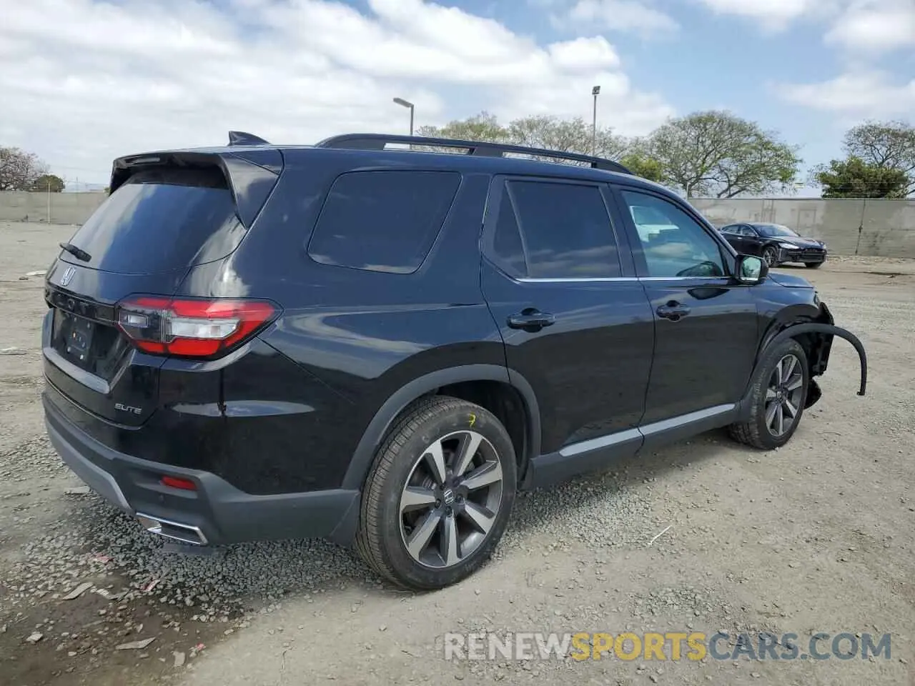 3 Photograph of a damaged car 5FNYG1H83RB016898 HONDA PILOT 2024