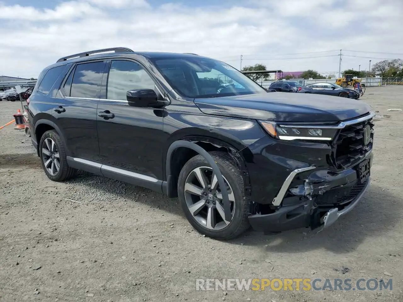 4 Photograph of a damaged car 5FNYG1H83RB016898 HONDA PILOT 2024