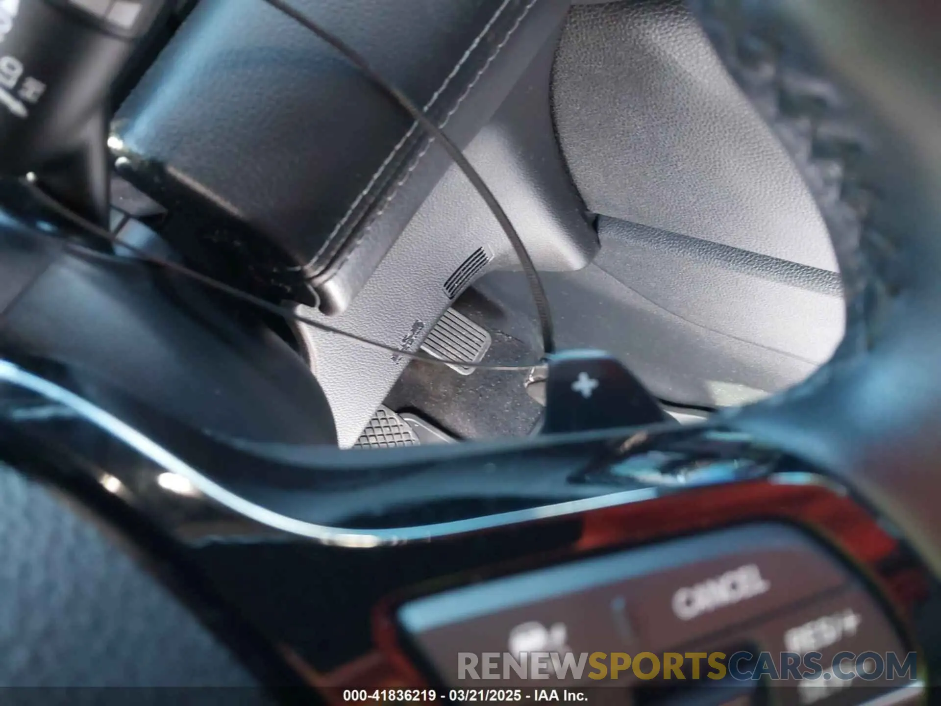 11 Photograph of a damaged car 5FNYG1H84RB033550 HONDA PILOT 2024