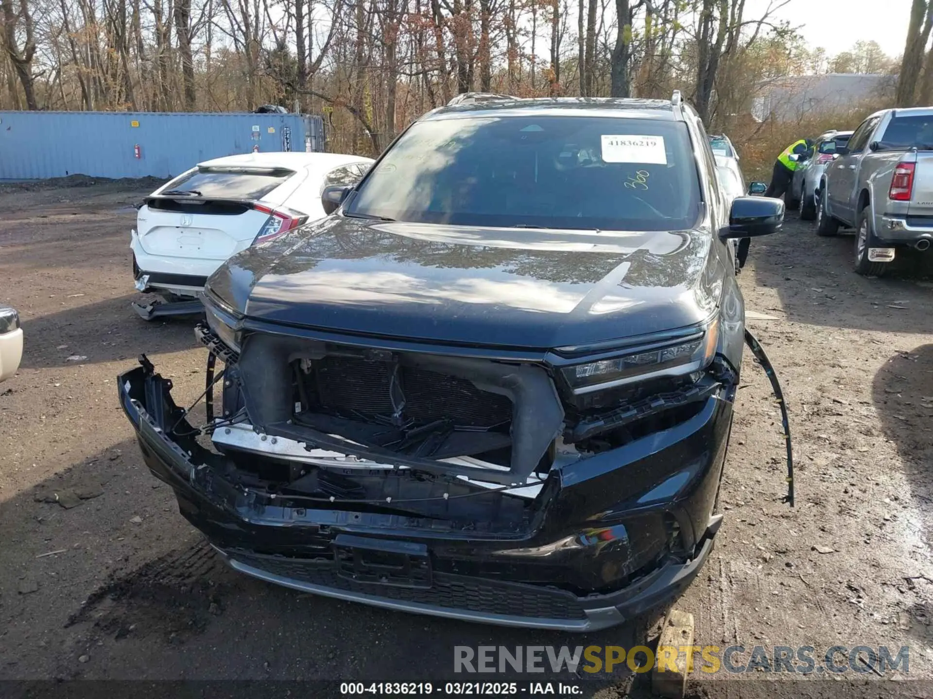 12 Photograph of a damaged car 5FNYG1H84RB033550 HONDA PILOT 2024