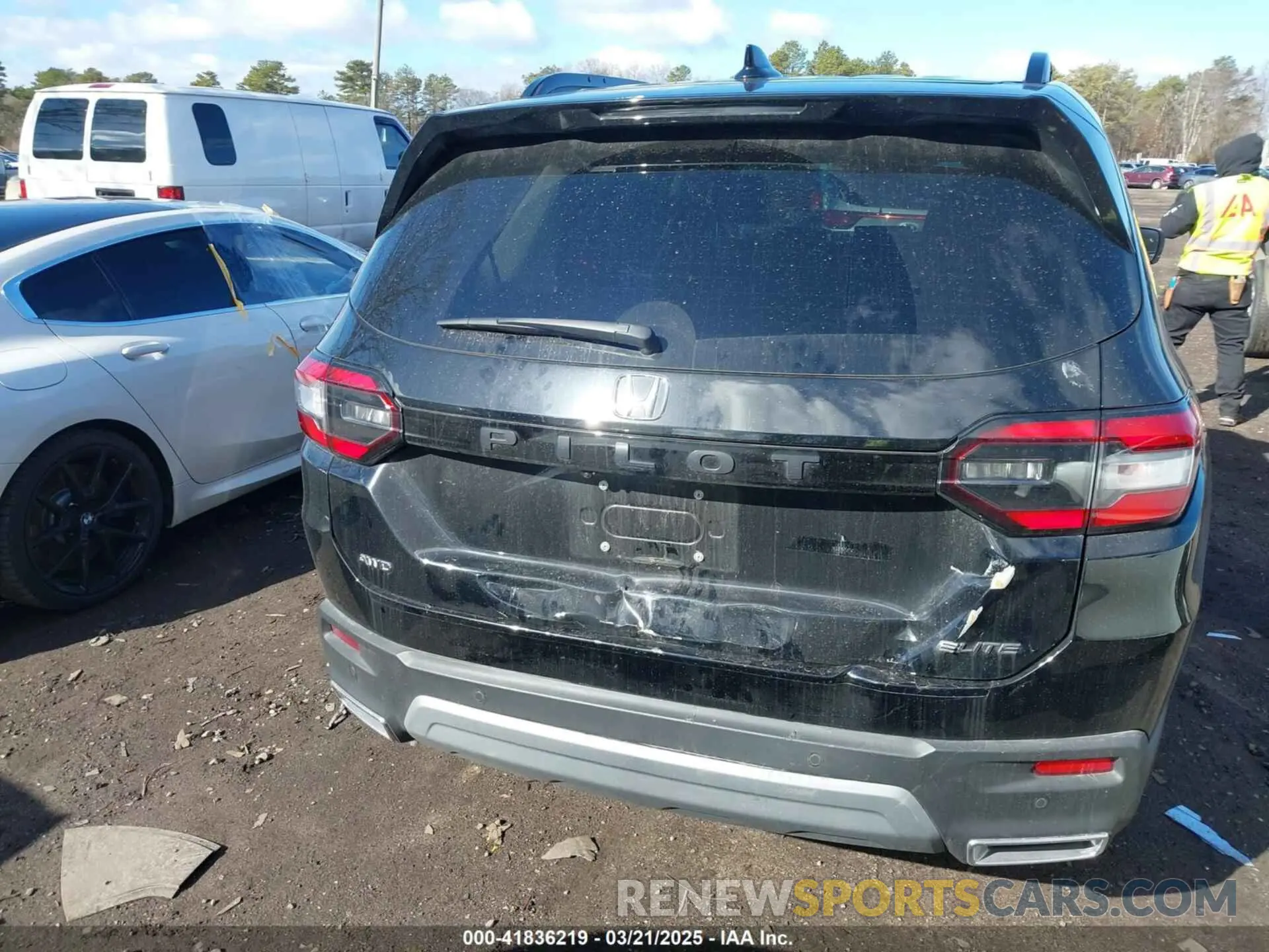 16 Photograph of a damaged car 5FNYG1H84RB033550 HONDA PILOT 2024